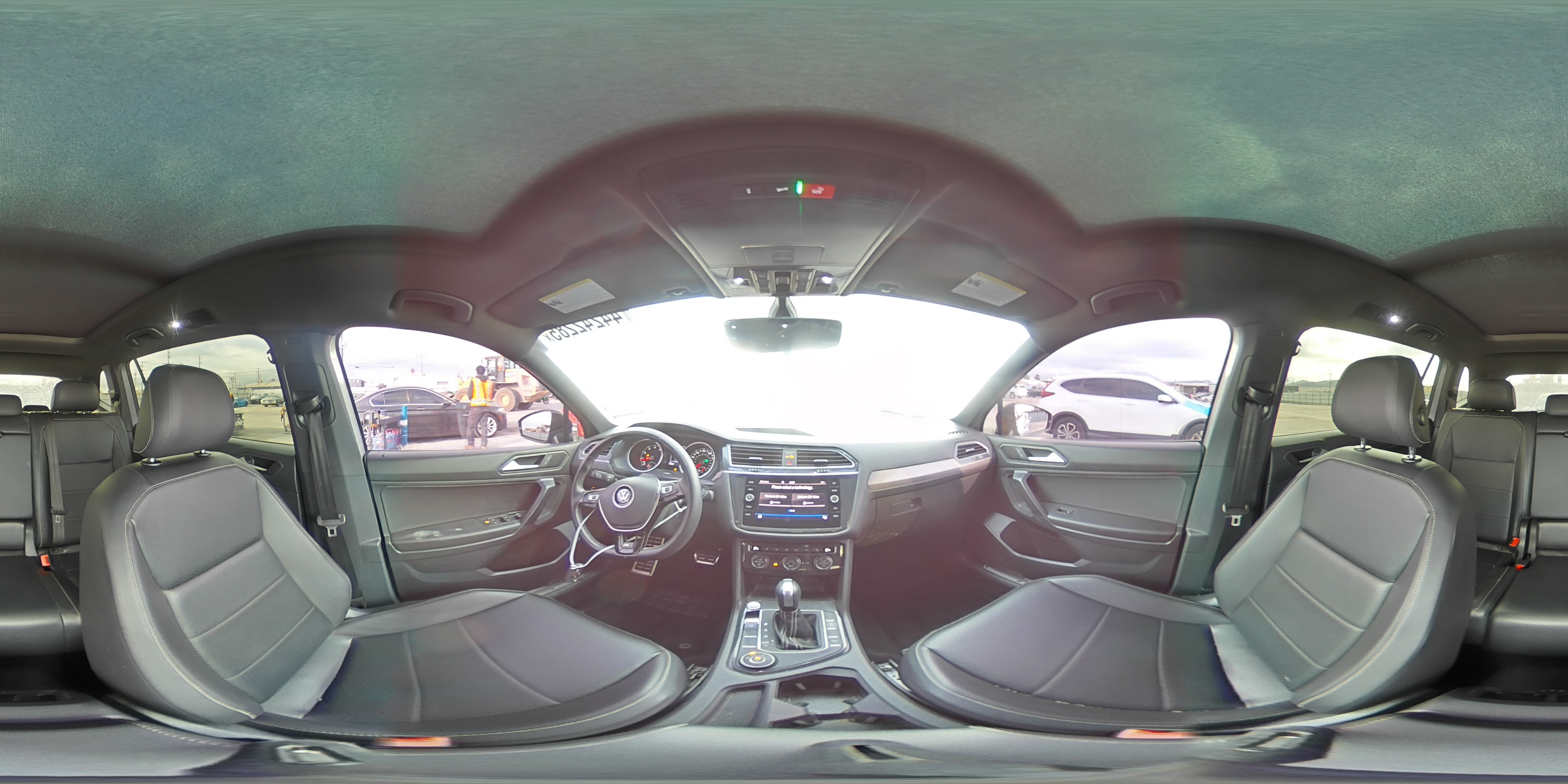 2021 Volkswagen Tiguan - Image 13