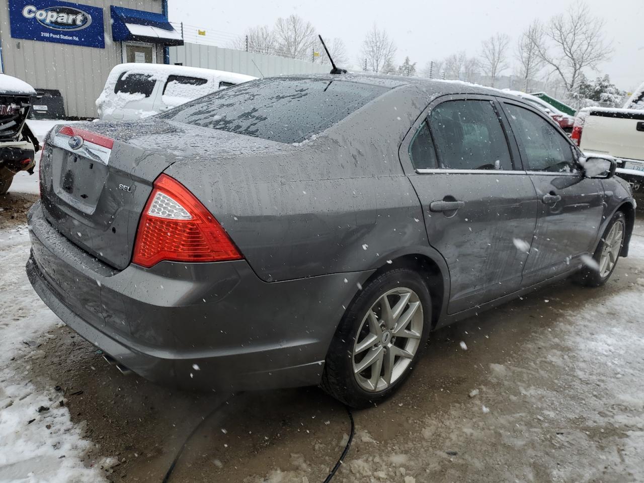 2010 Ford Fusion - Image 3