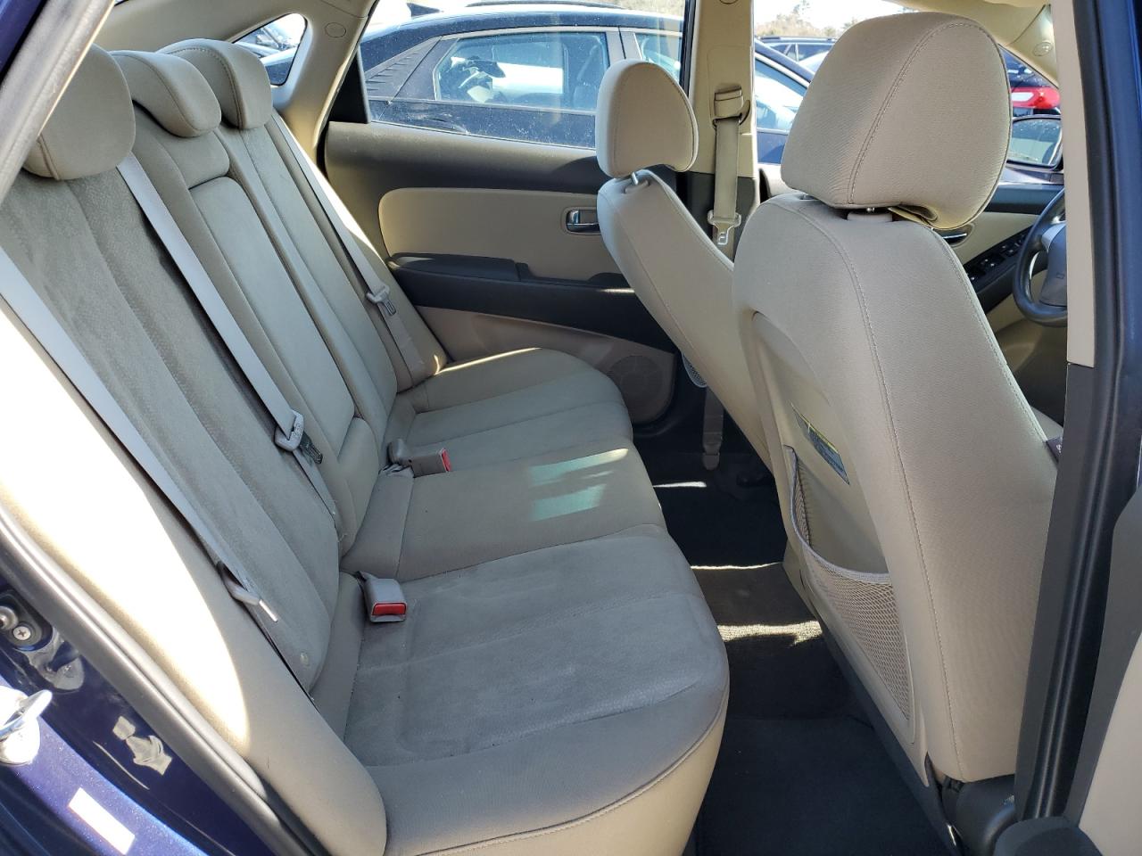2010 Hyundai Elantra - Image 10