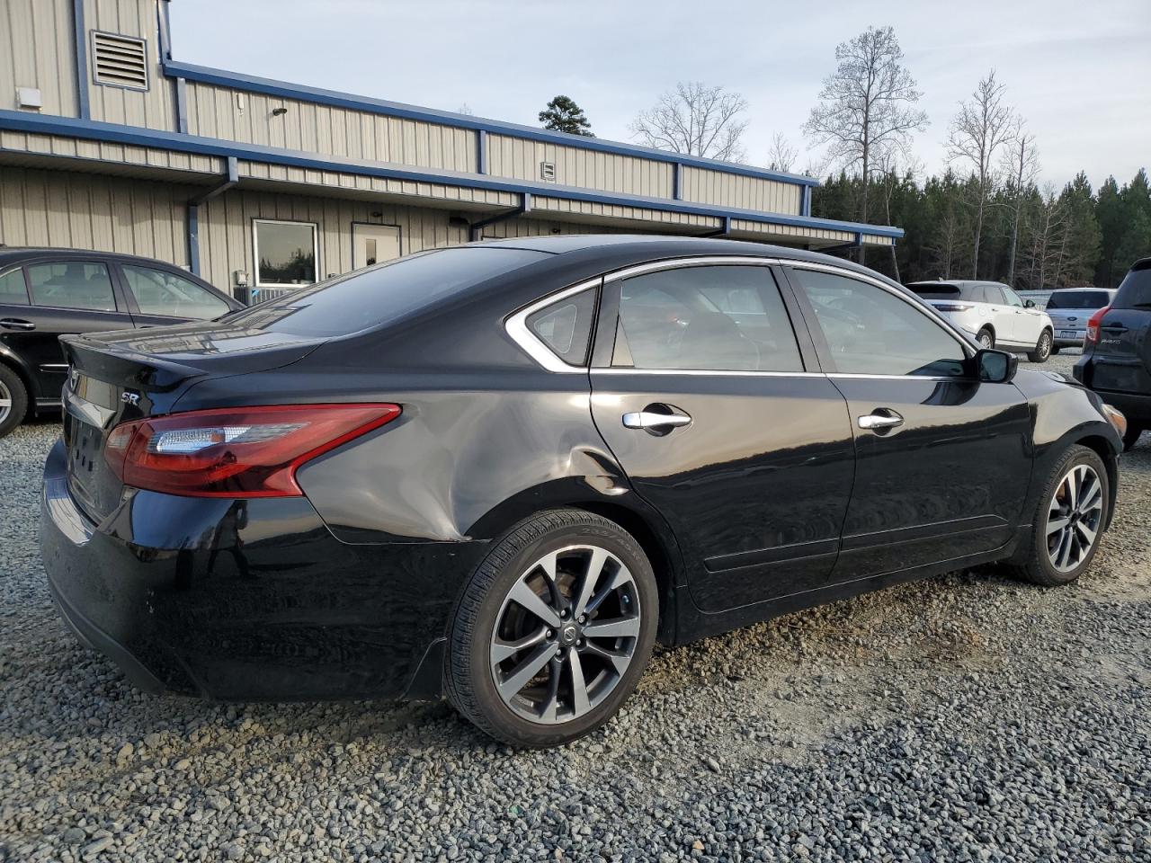 2017 Nissan Altima - Image 3