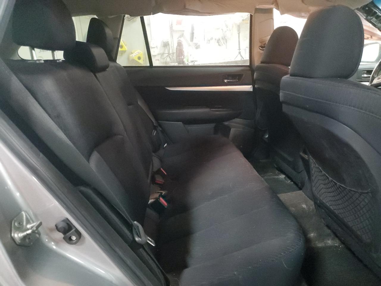 2011 Subaru Outback - Image 11