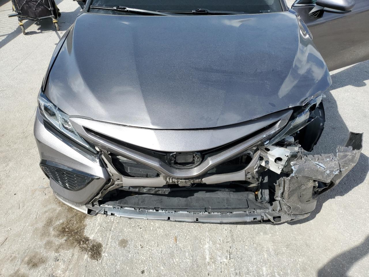 2021 Toyota Camry - Image 11