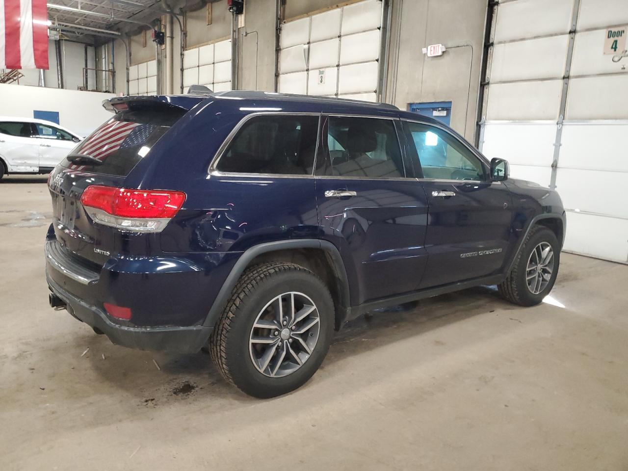 2017 Jeep Grand Cherokee - Image 3