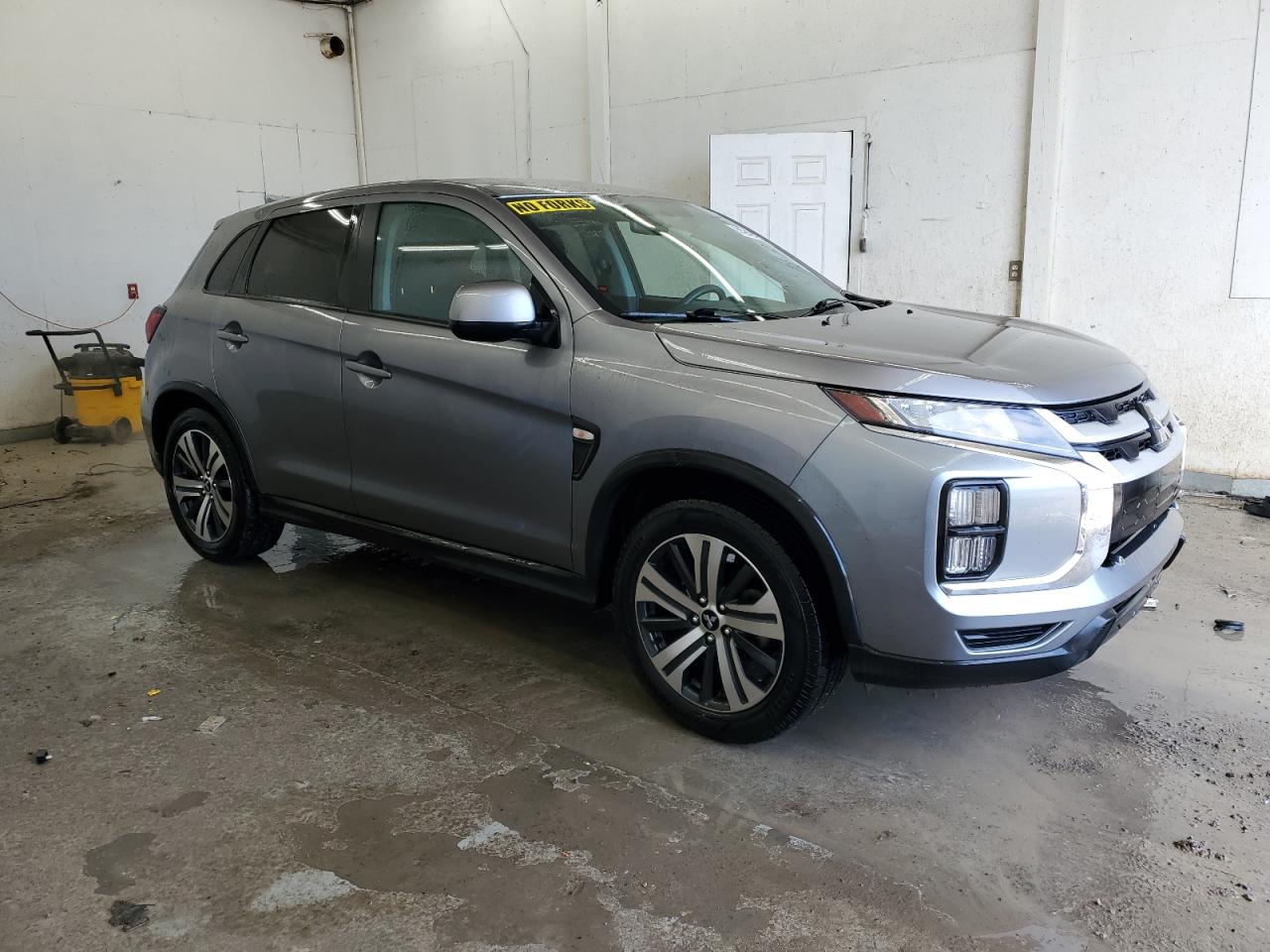 2020 Mitsubishi Outlander - Image 4