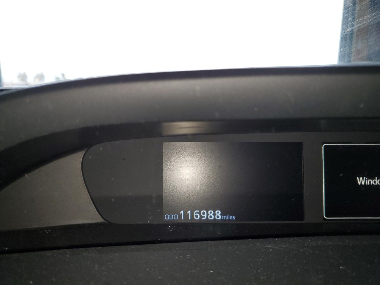 2019 Toyota Prius - Image 9