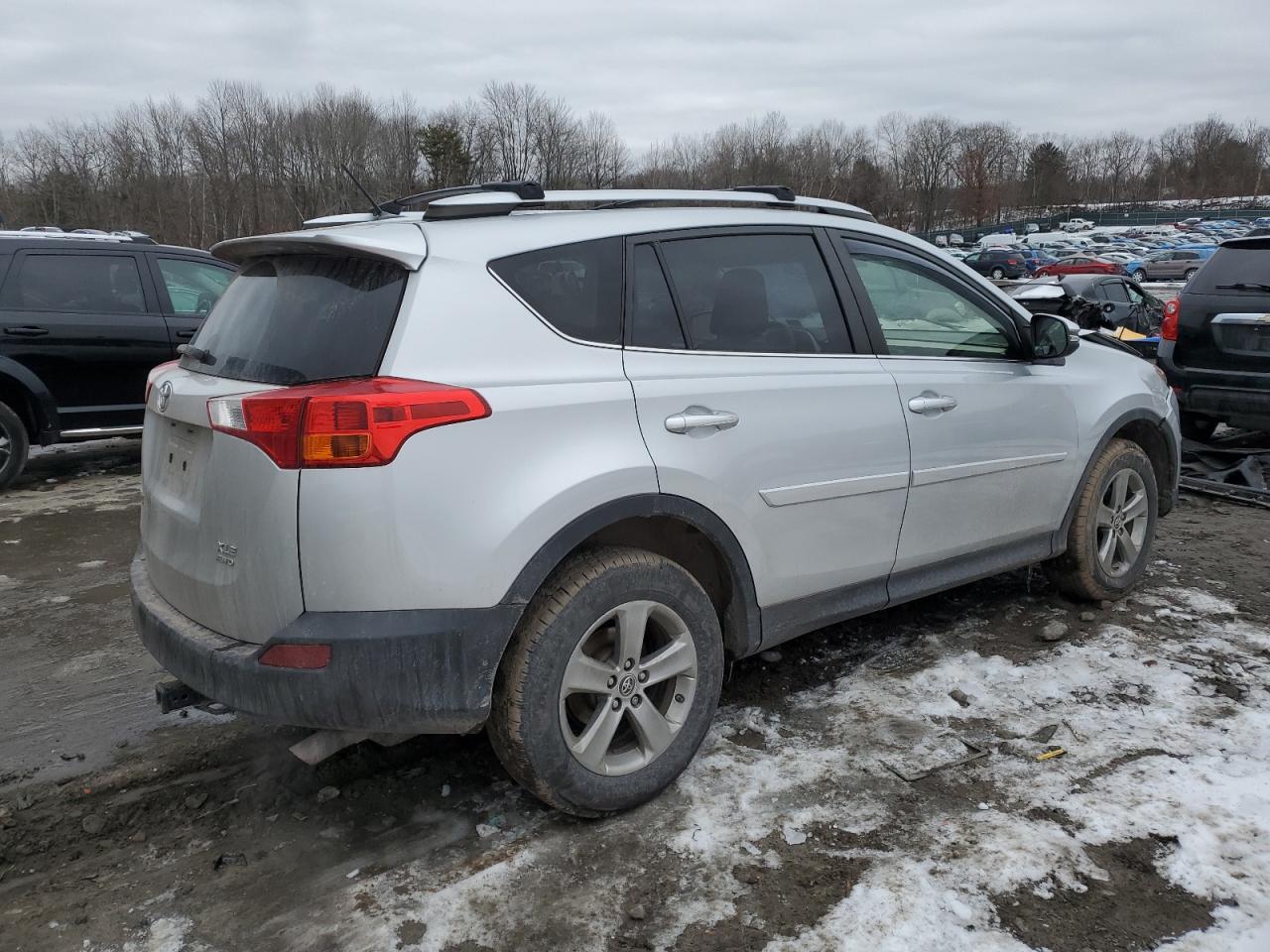 2015 Toyota RAV 4 - Image 3