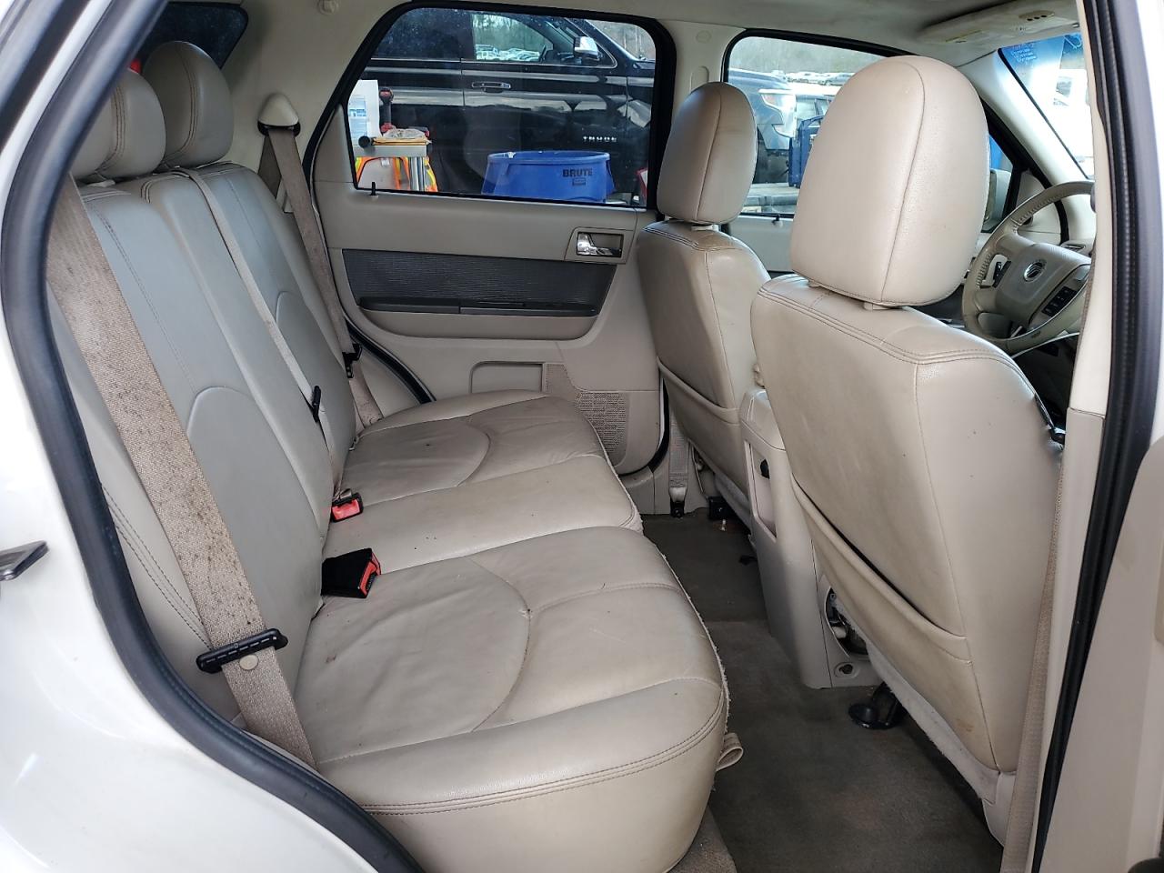 2010 Mercury Mariner - Image 10