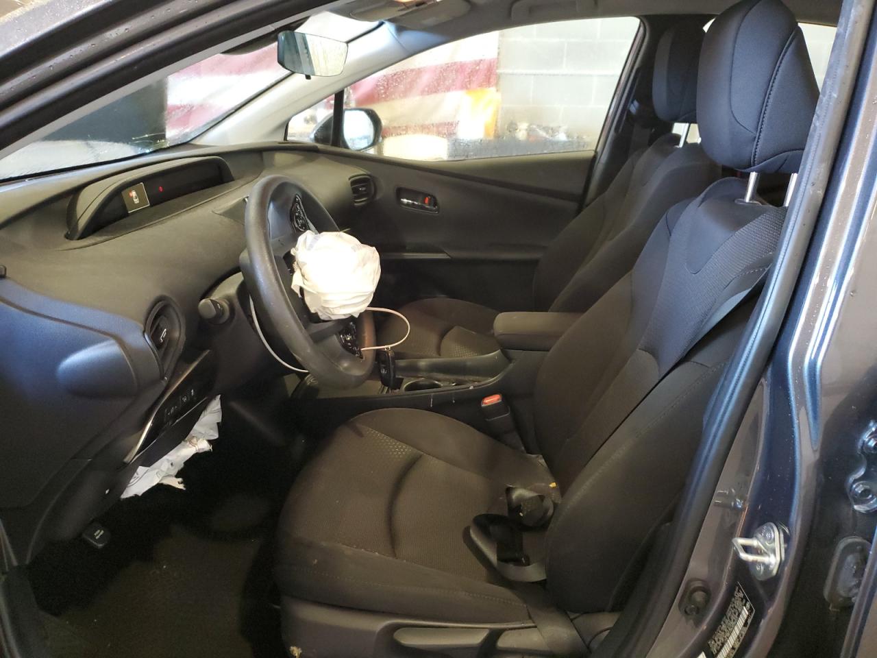 2022 Toyota Prius - Image 7