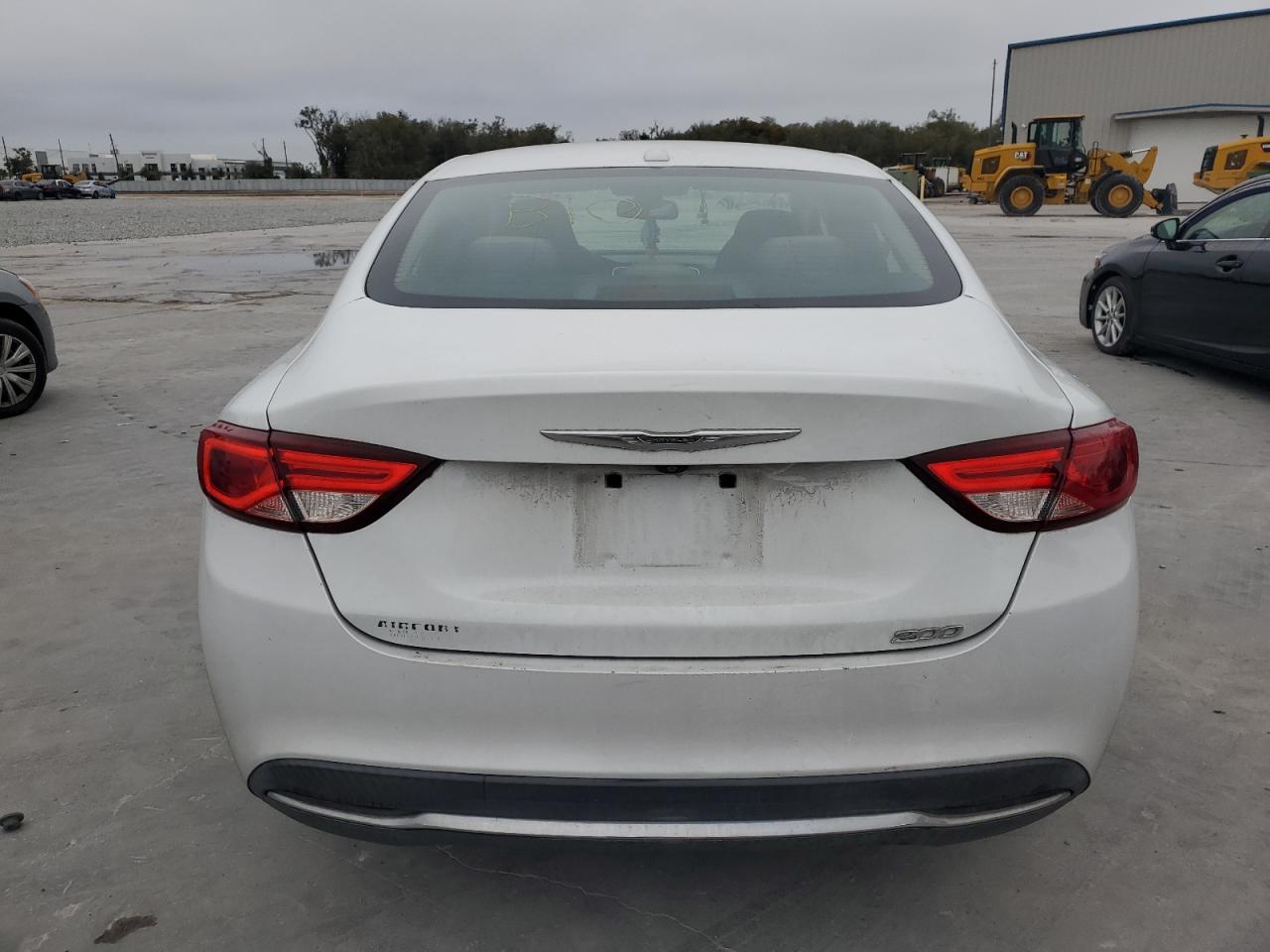 2015 Chrysler 200 - Image 6