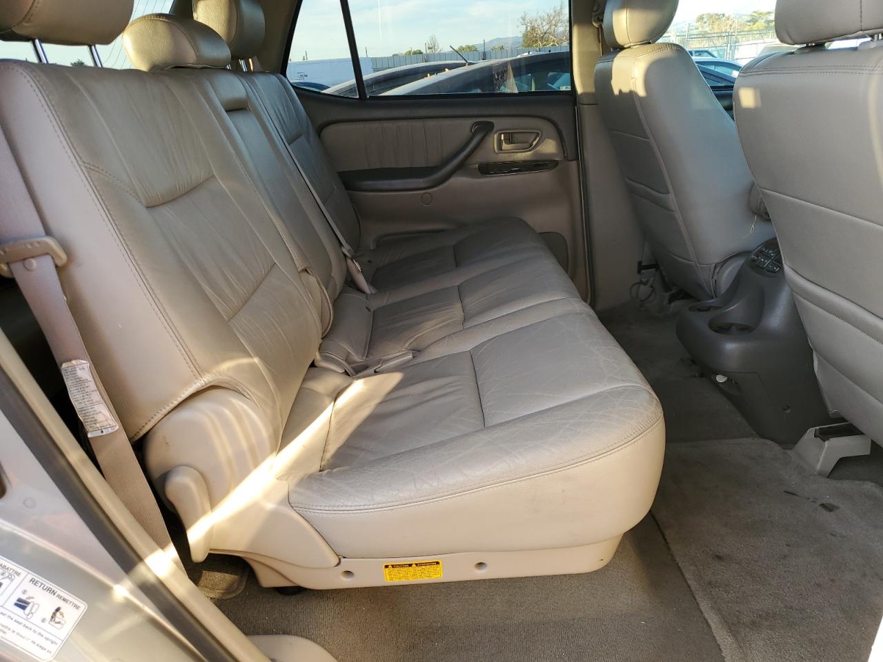 2005 Toyota Sequoia - Image 12