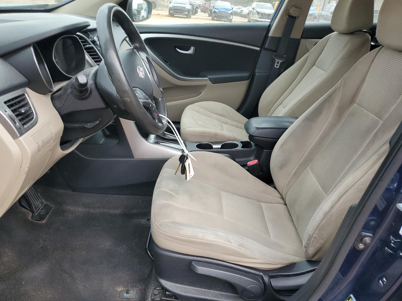 2013 Hyundai Elantra - Image 7