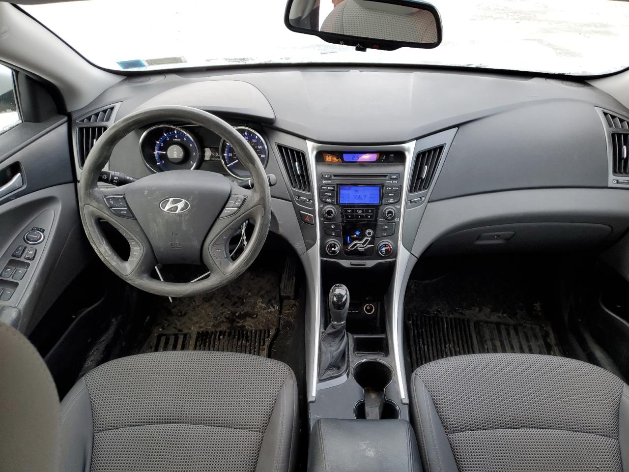 2012 Hyundai Sonata - Image 8