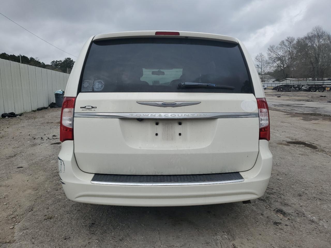 2012 Chrysler Town & Country - Image 6
