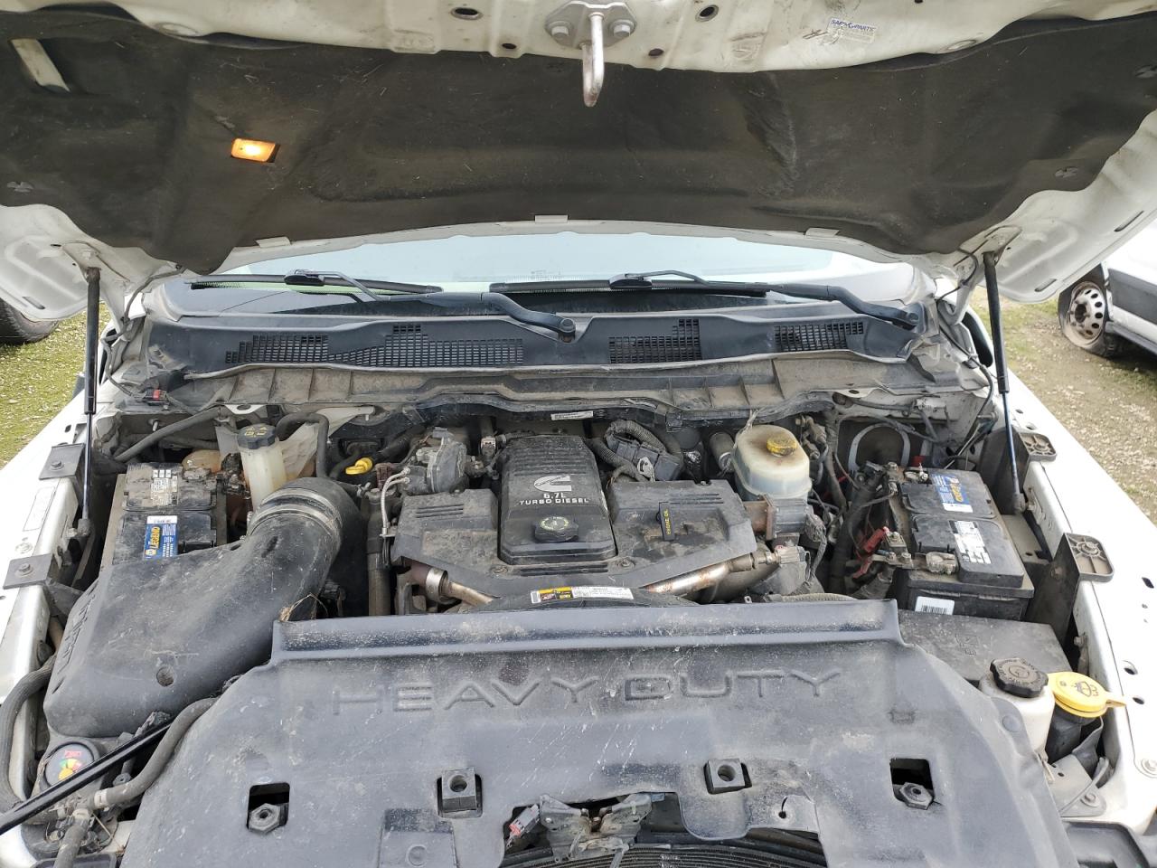 2014 RAM 3500 - Image 11