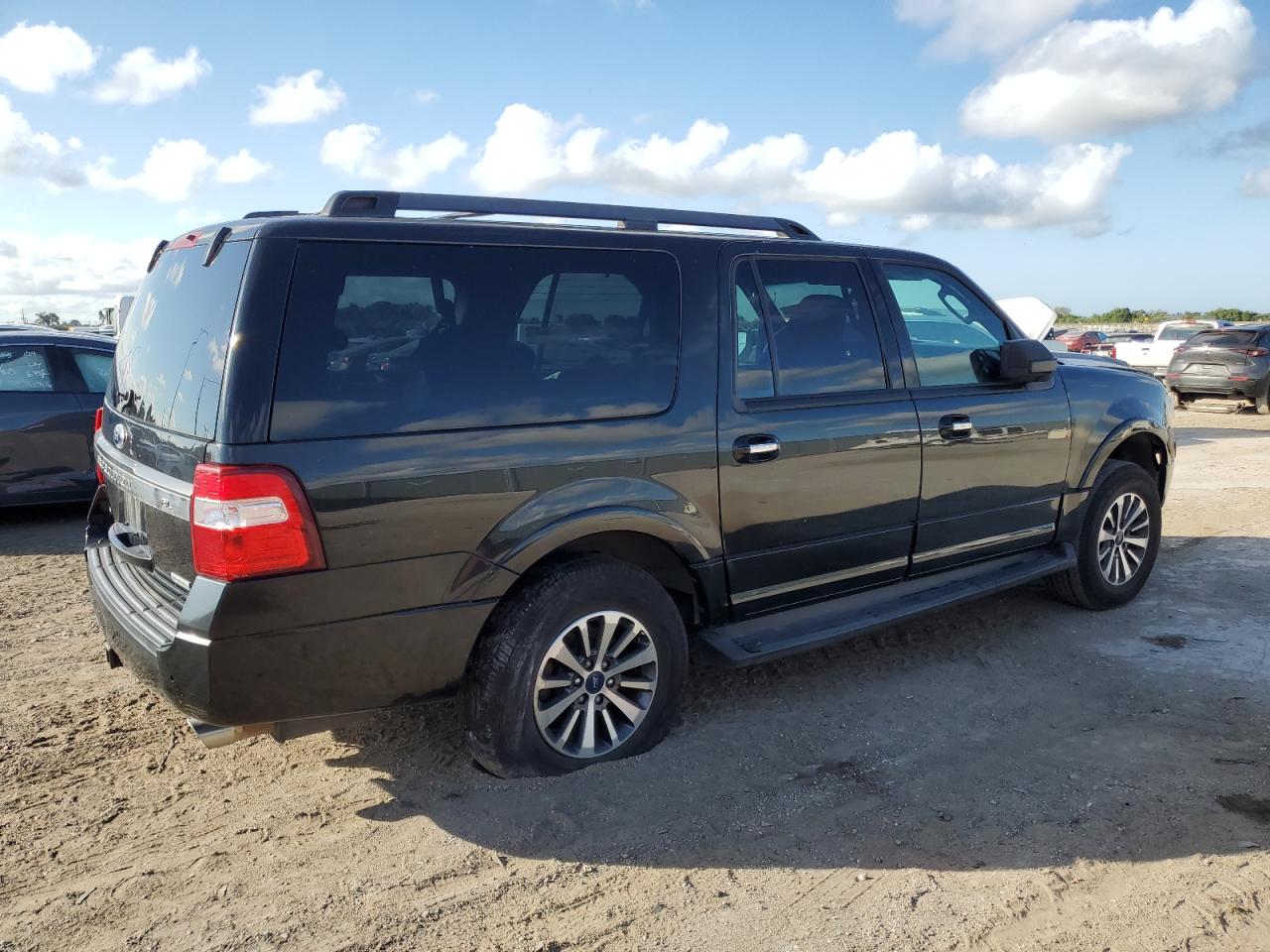 2015 Ford Expedition - Image 3