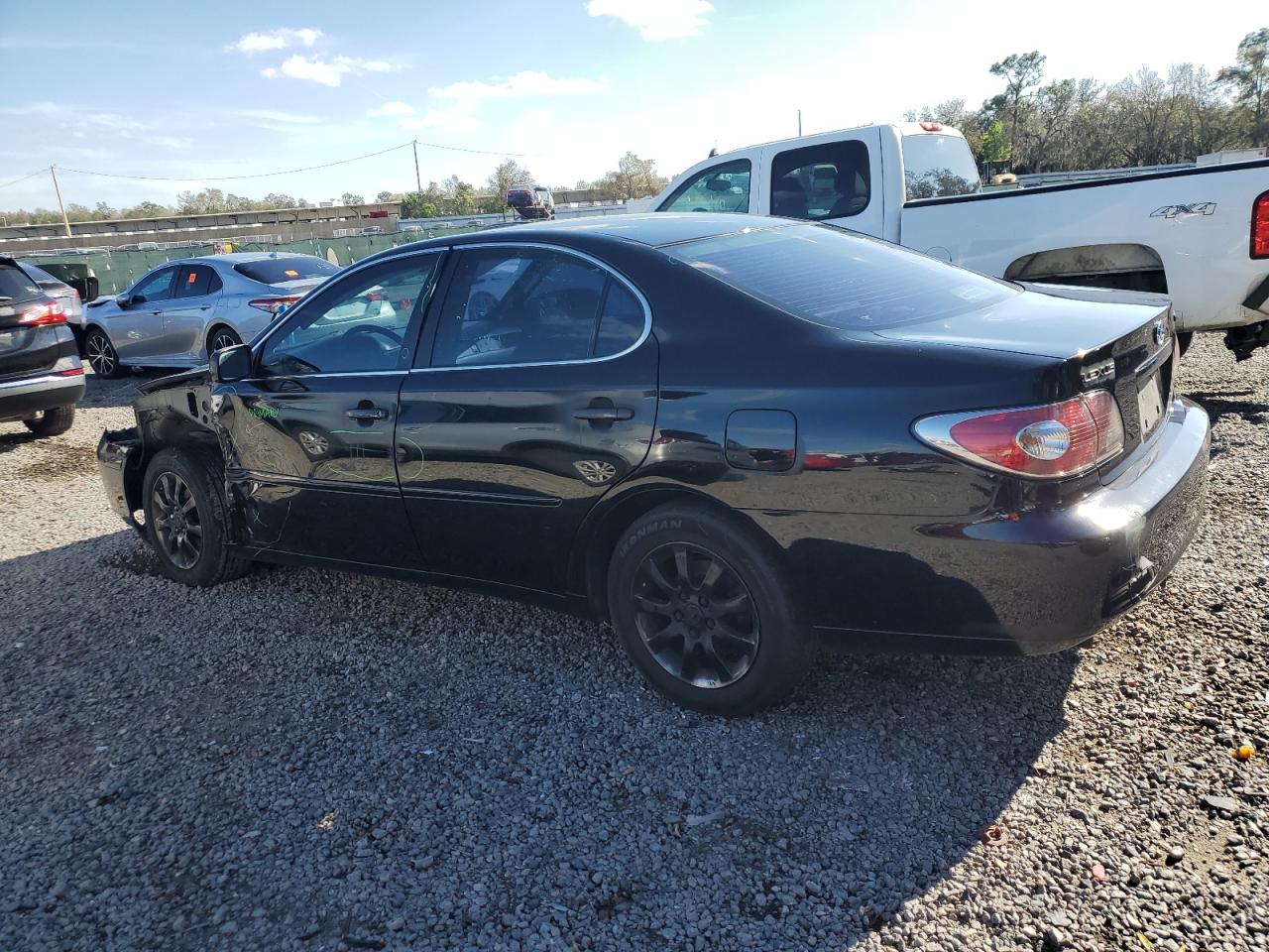 2002 Lexus ES - Image 2