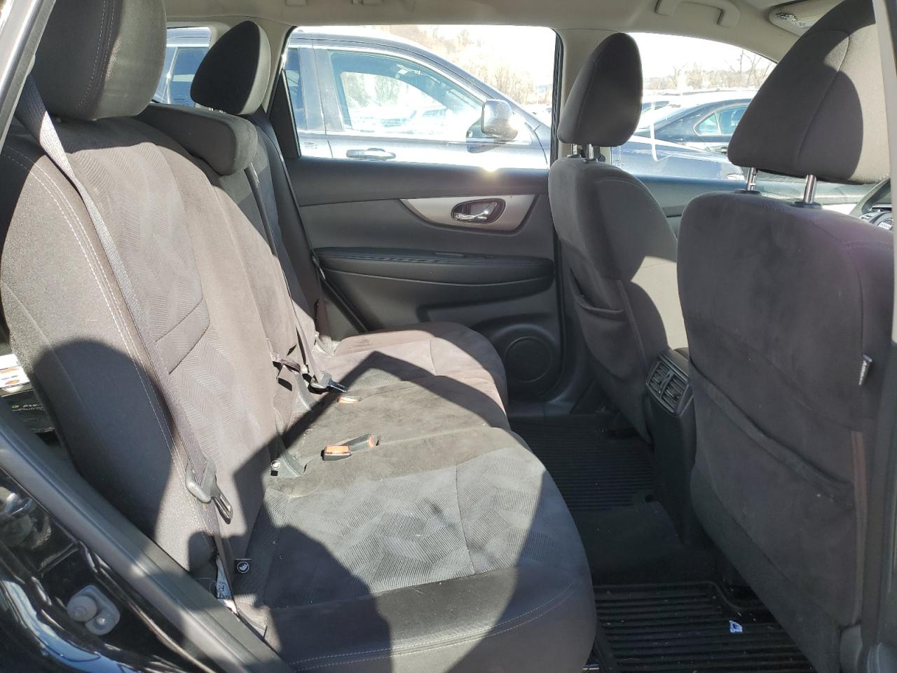 2015 Nissan Rogue - Image 11