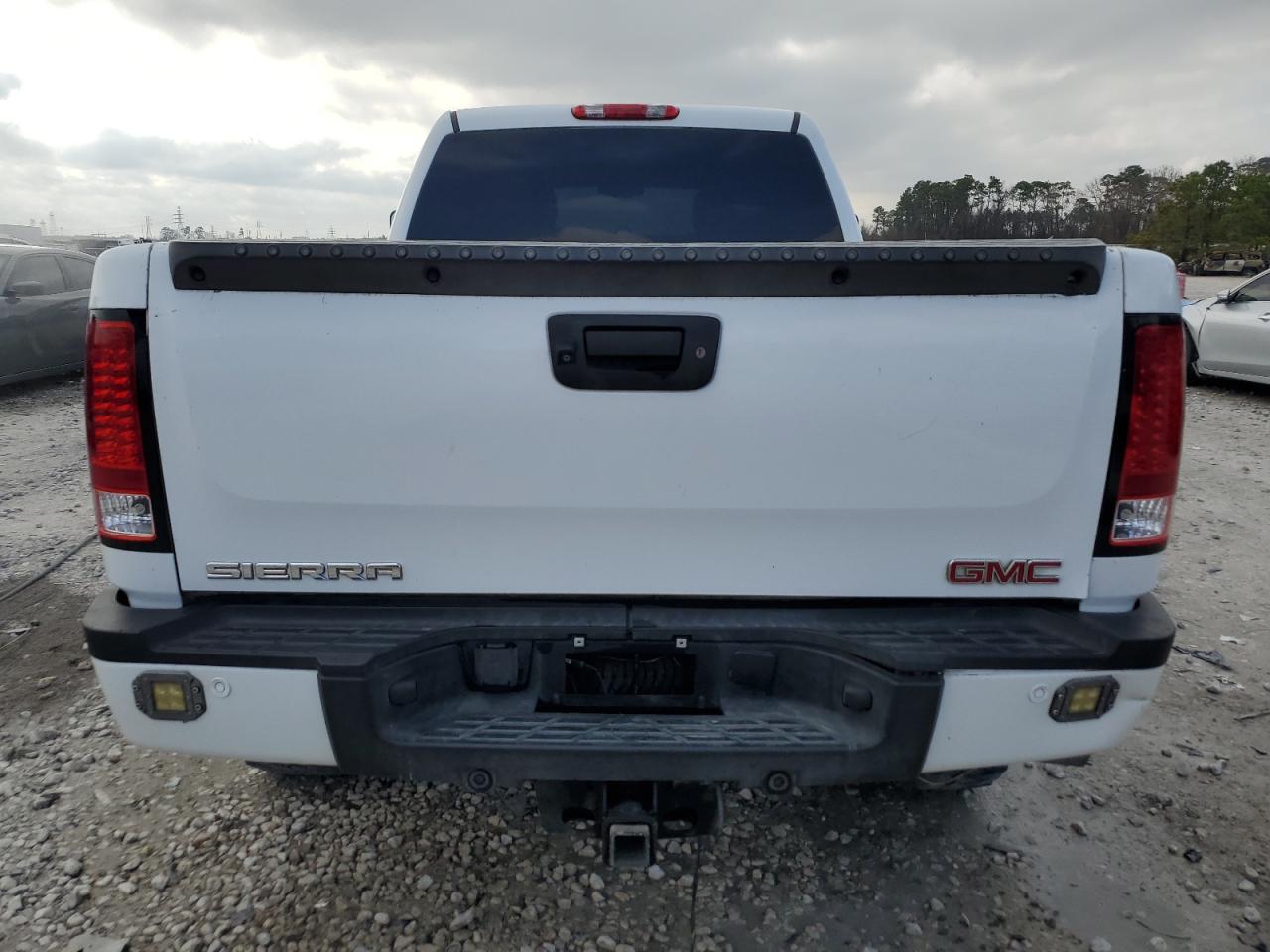 2011 GMC Sierra - Image 6