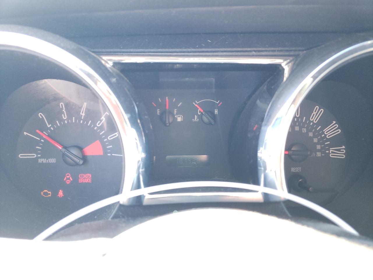 2005 Ford Mustang - Image 9