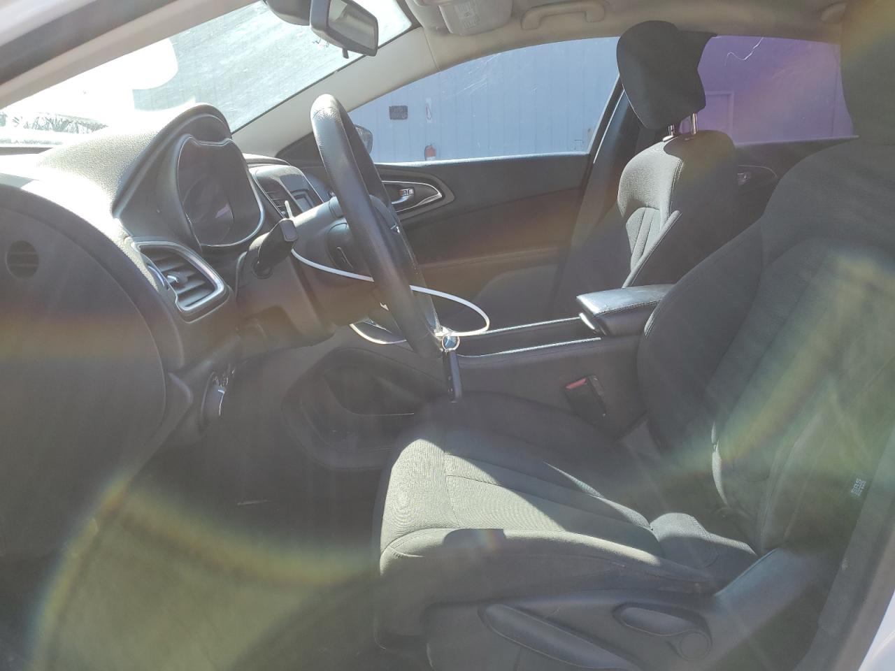 2016 Chrysler 200 - Image 7