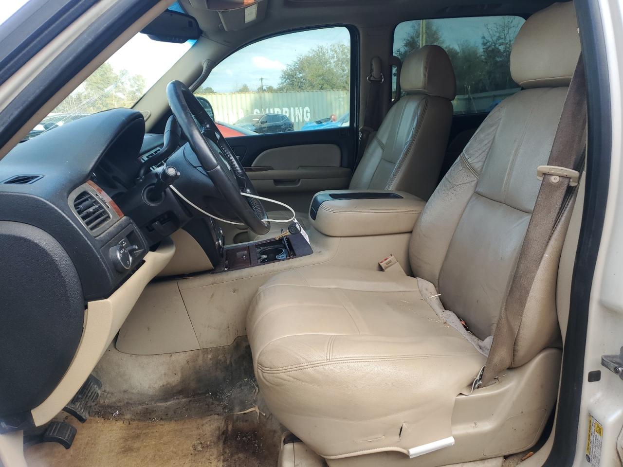 2008 Chevrolet Suburban - Image 7