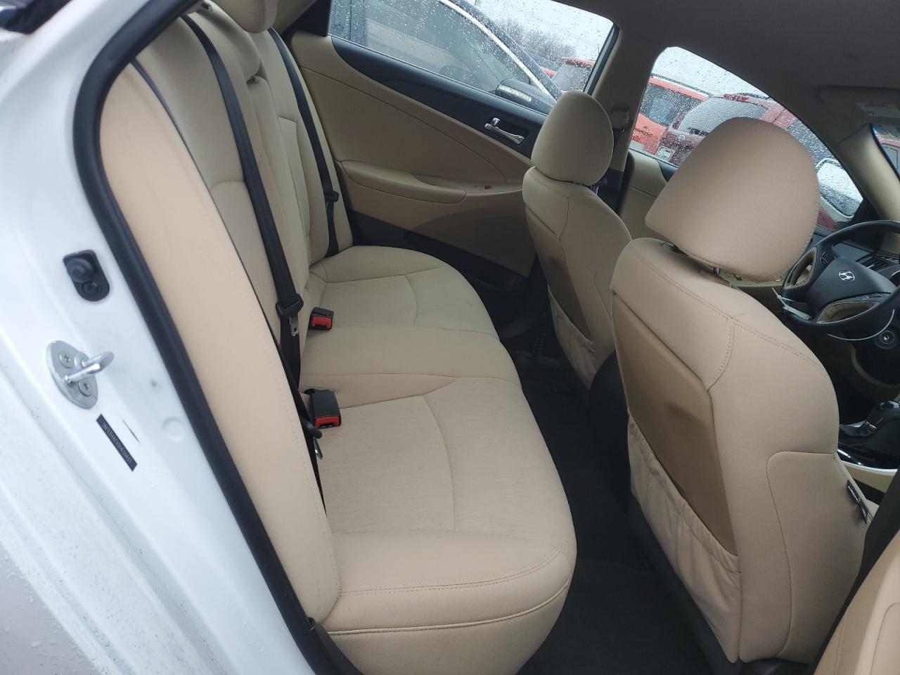 2013 Hyundai Sonata - Image 10