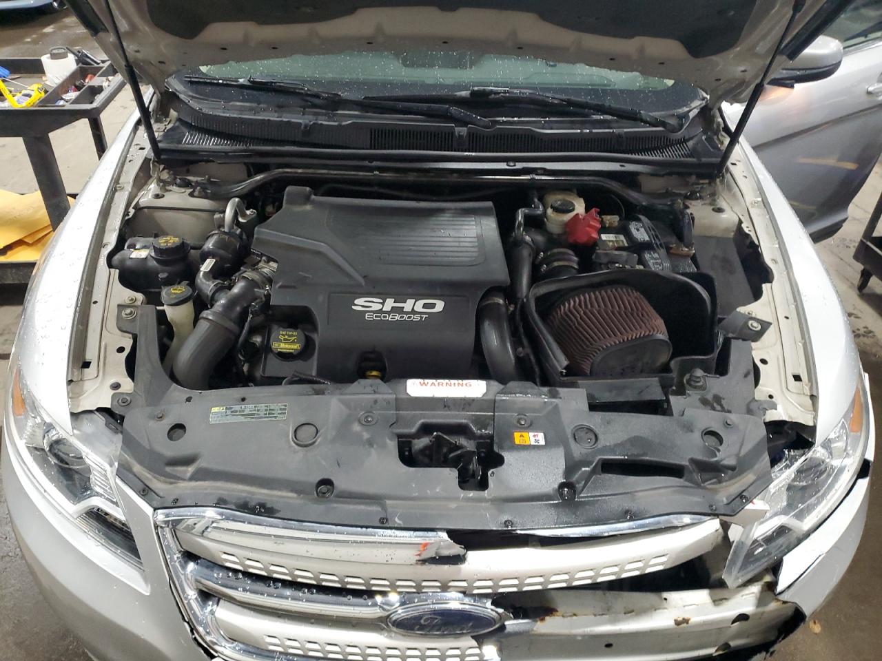 2010 Ford Taurus - Image 11