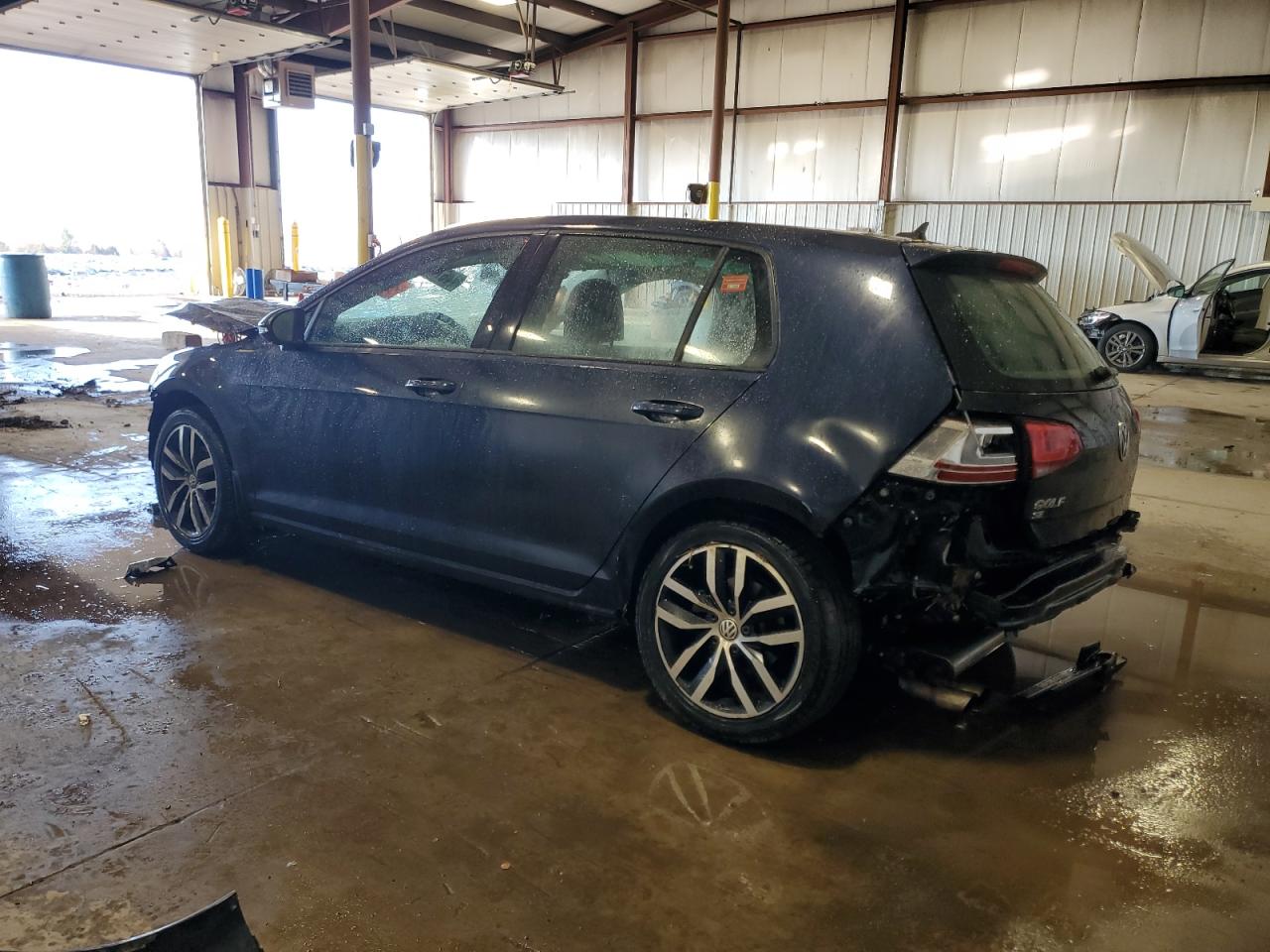 2016 Volkswagen Golf - Image 2