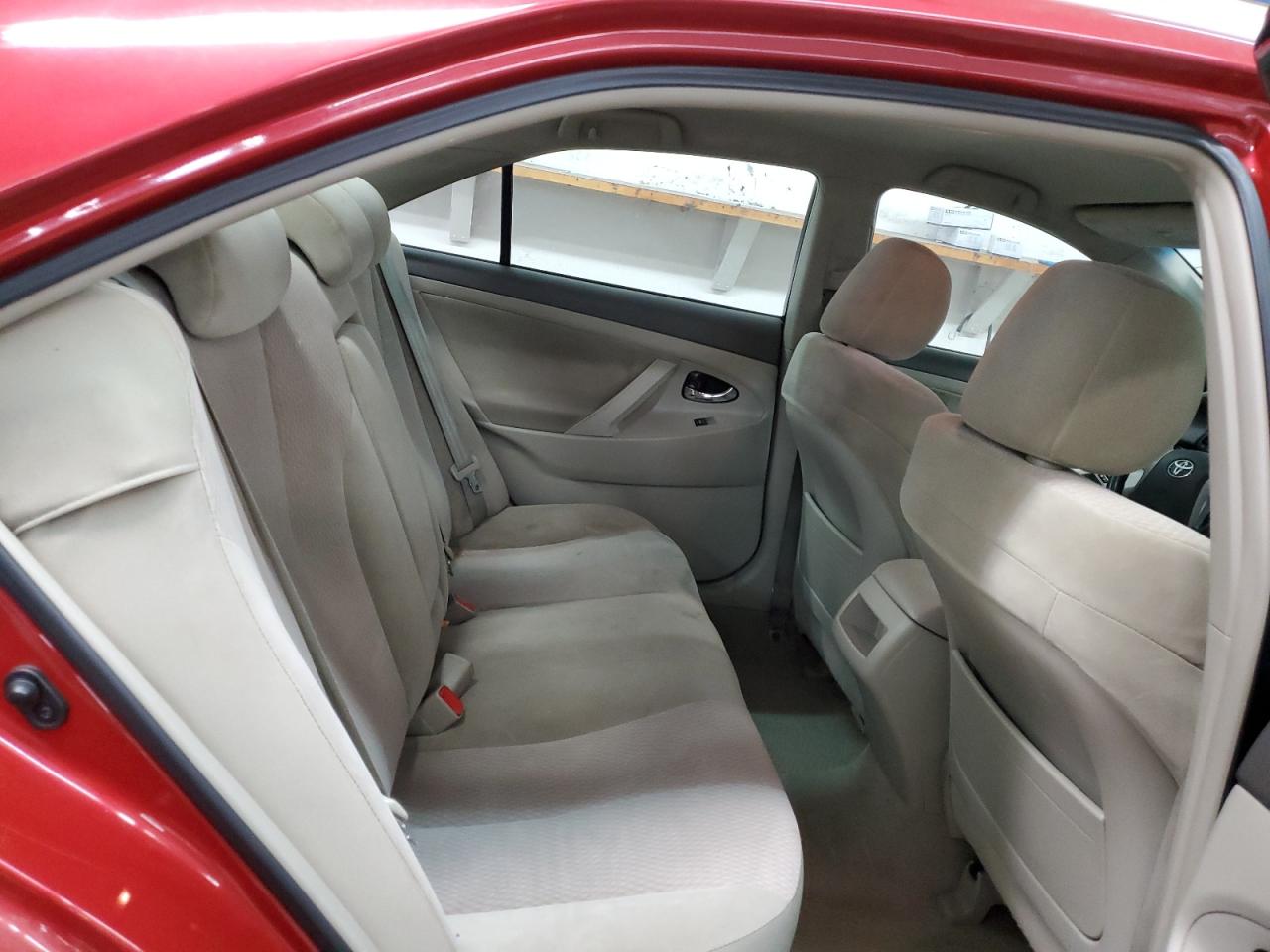 2010 Toyota Camry - Image 11