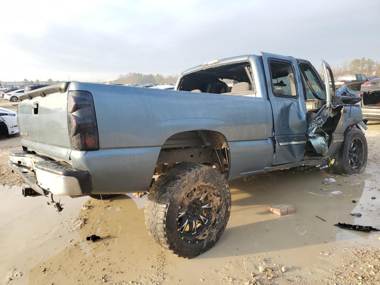 2006 Chevrolet Silverado - Image 3
