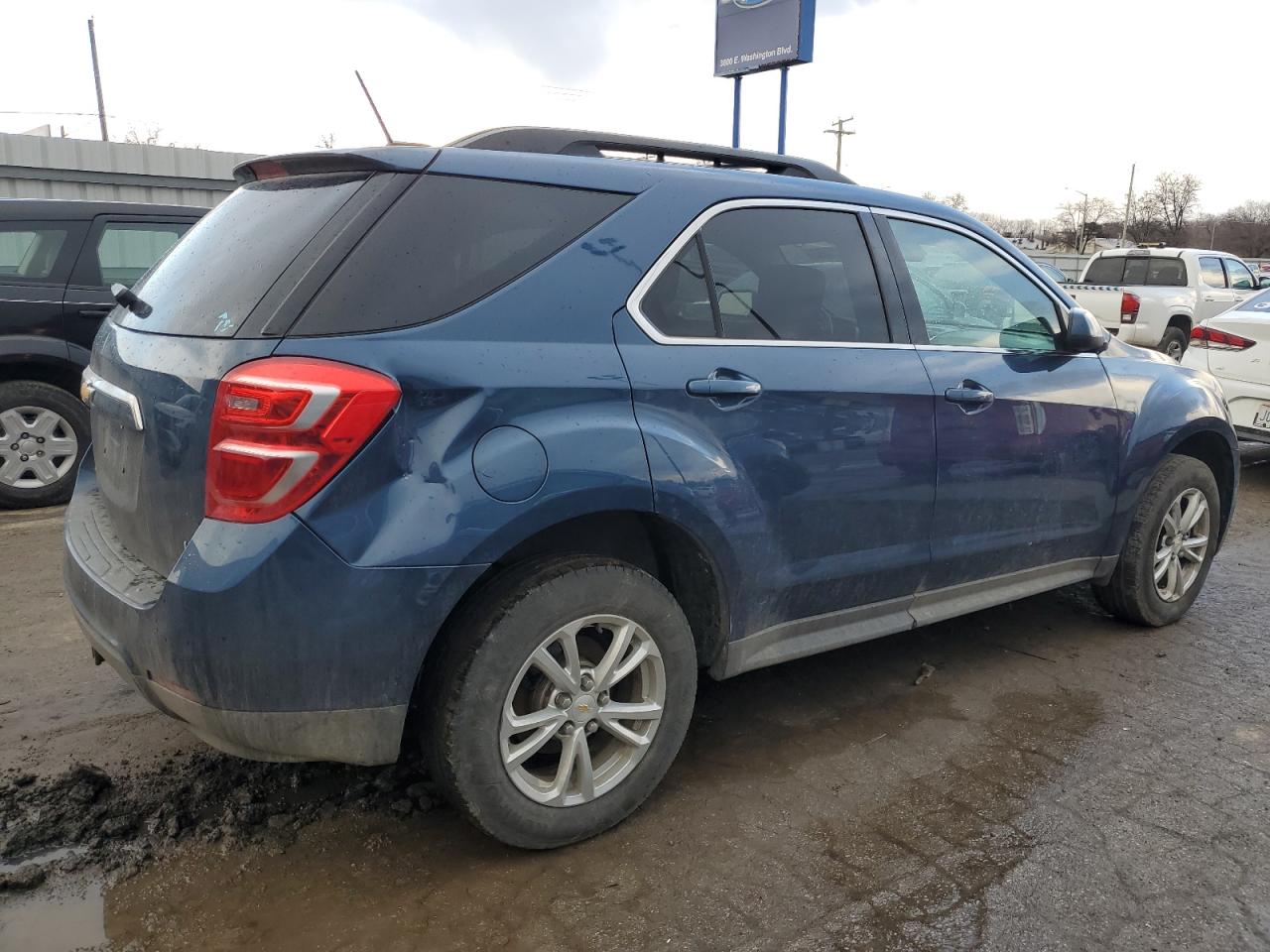 2017 Chevrolet Equinox - Image 3
