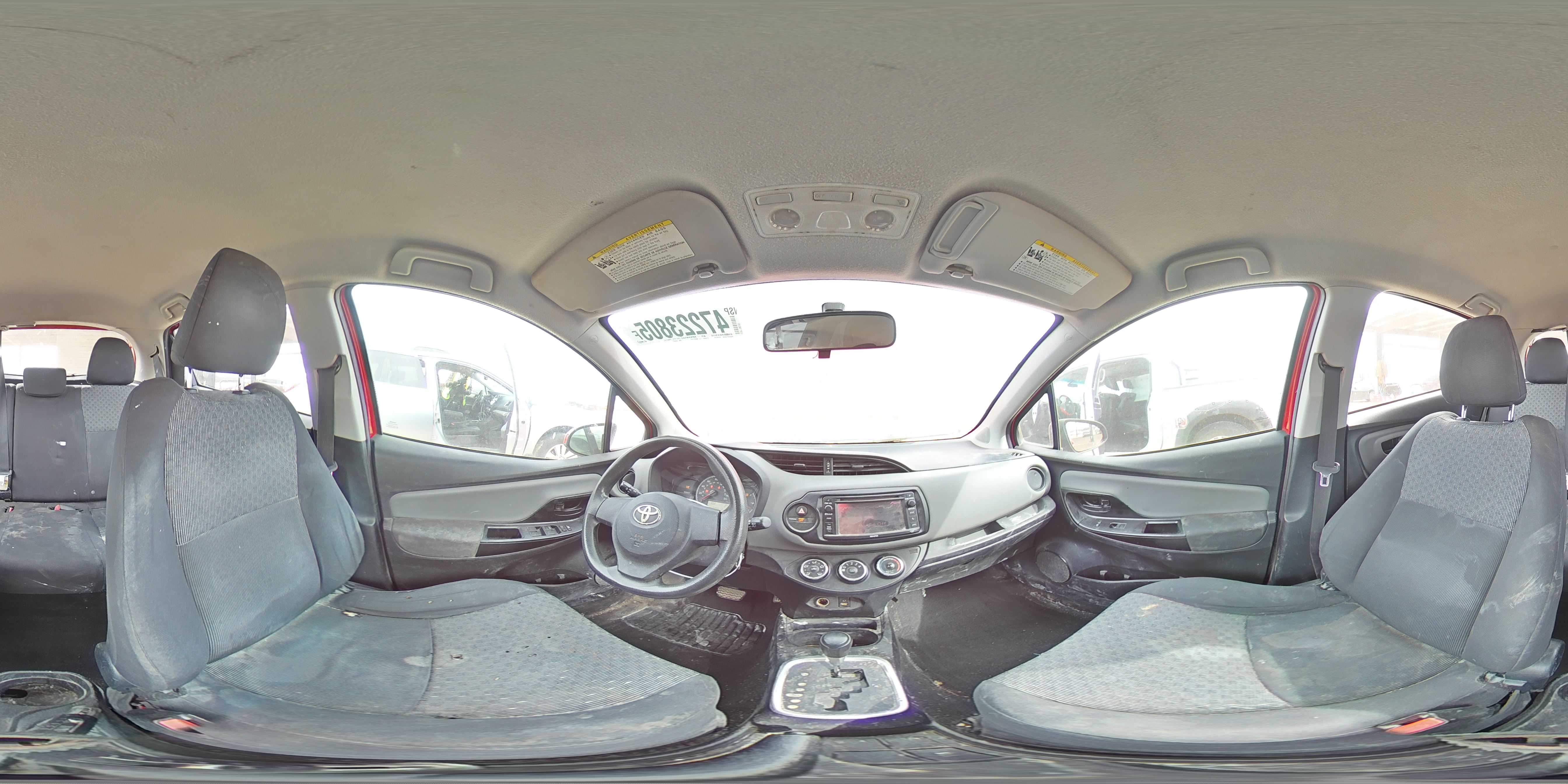 2015 Toyota Yaris - Image 13