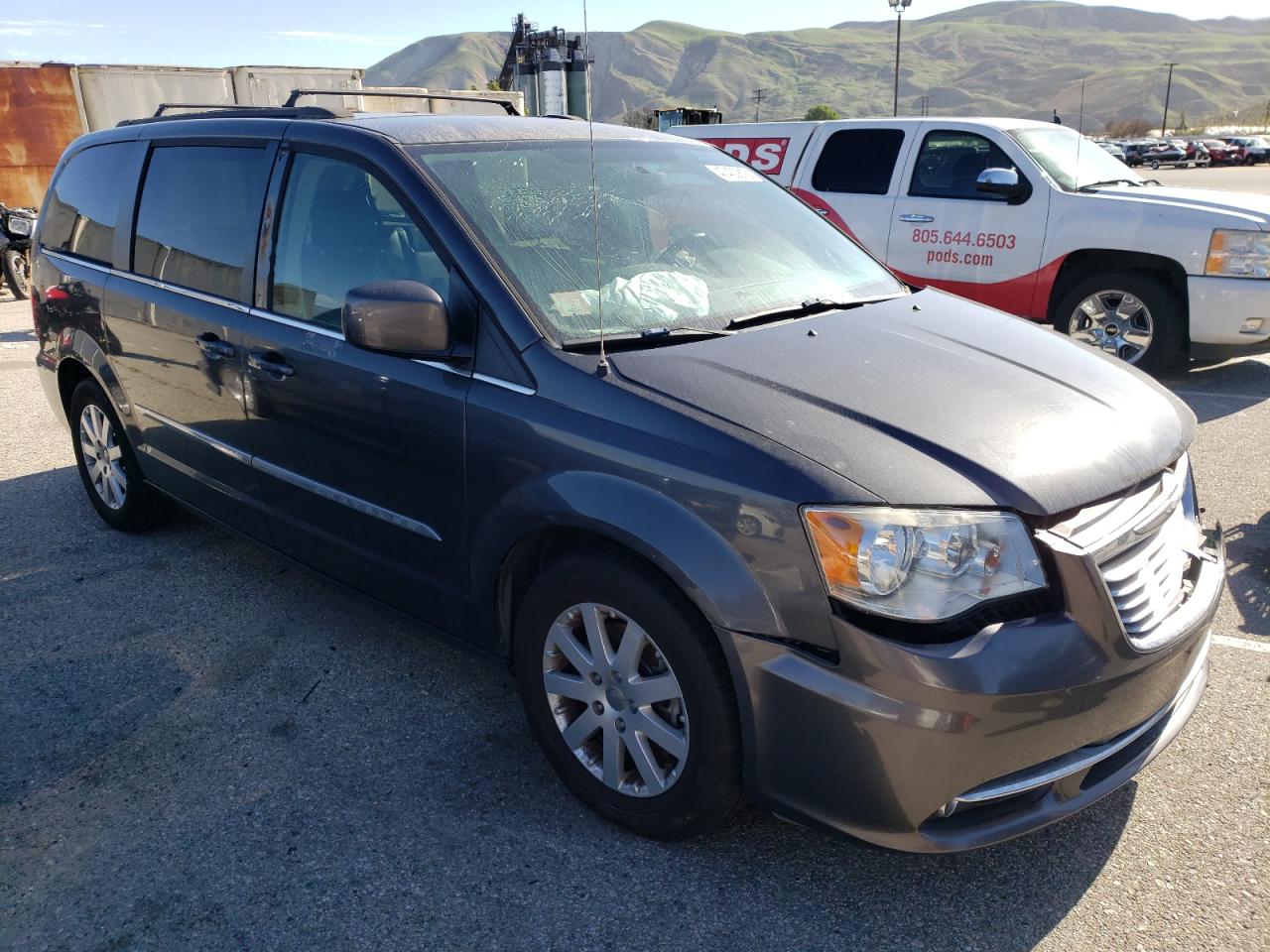 2016 Chrysler Town & Country - Image 4
