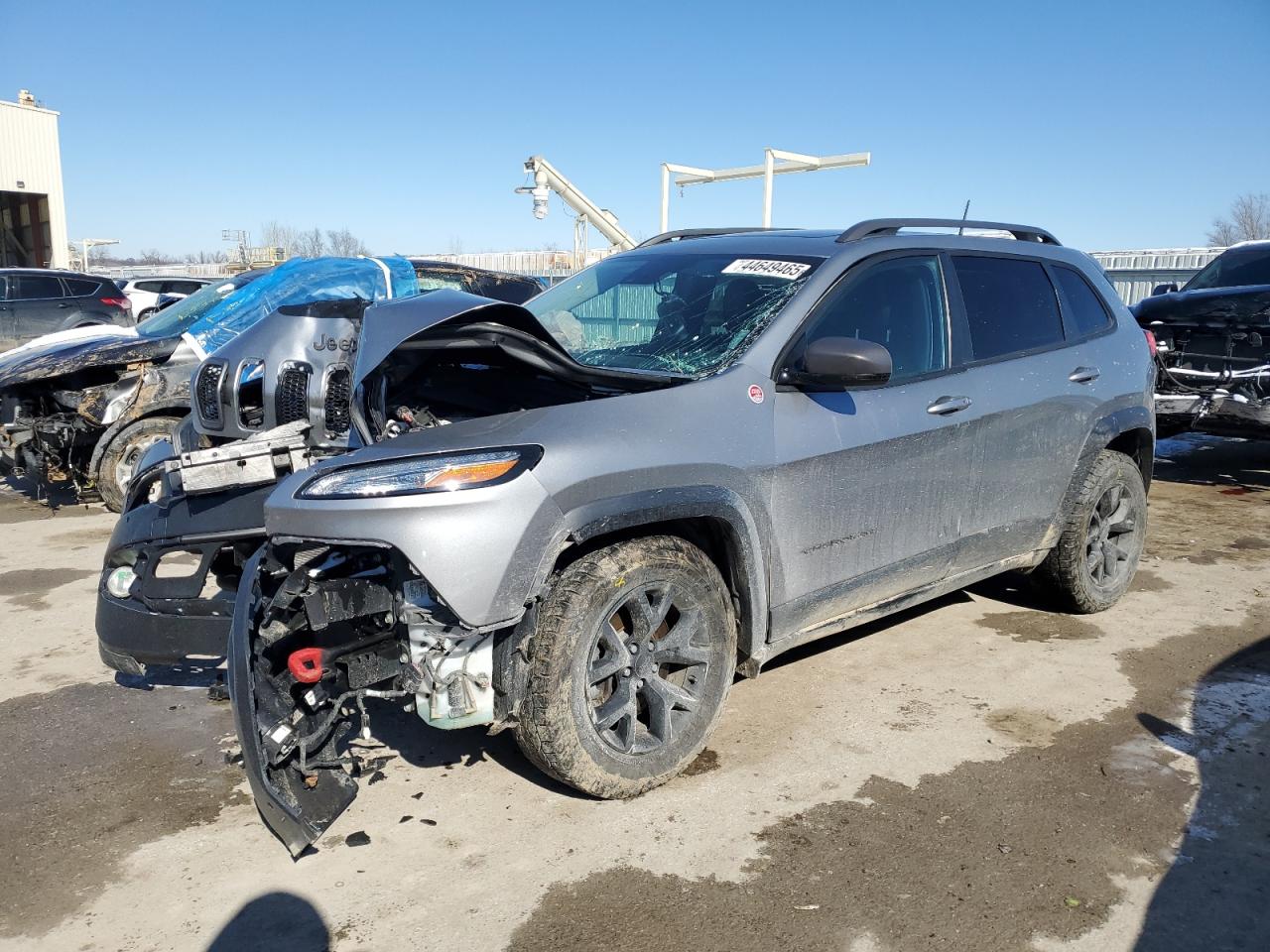 2016 Jeep Cherokee Trailhawk for Sale in Kansas City, KS - Front End