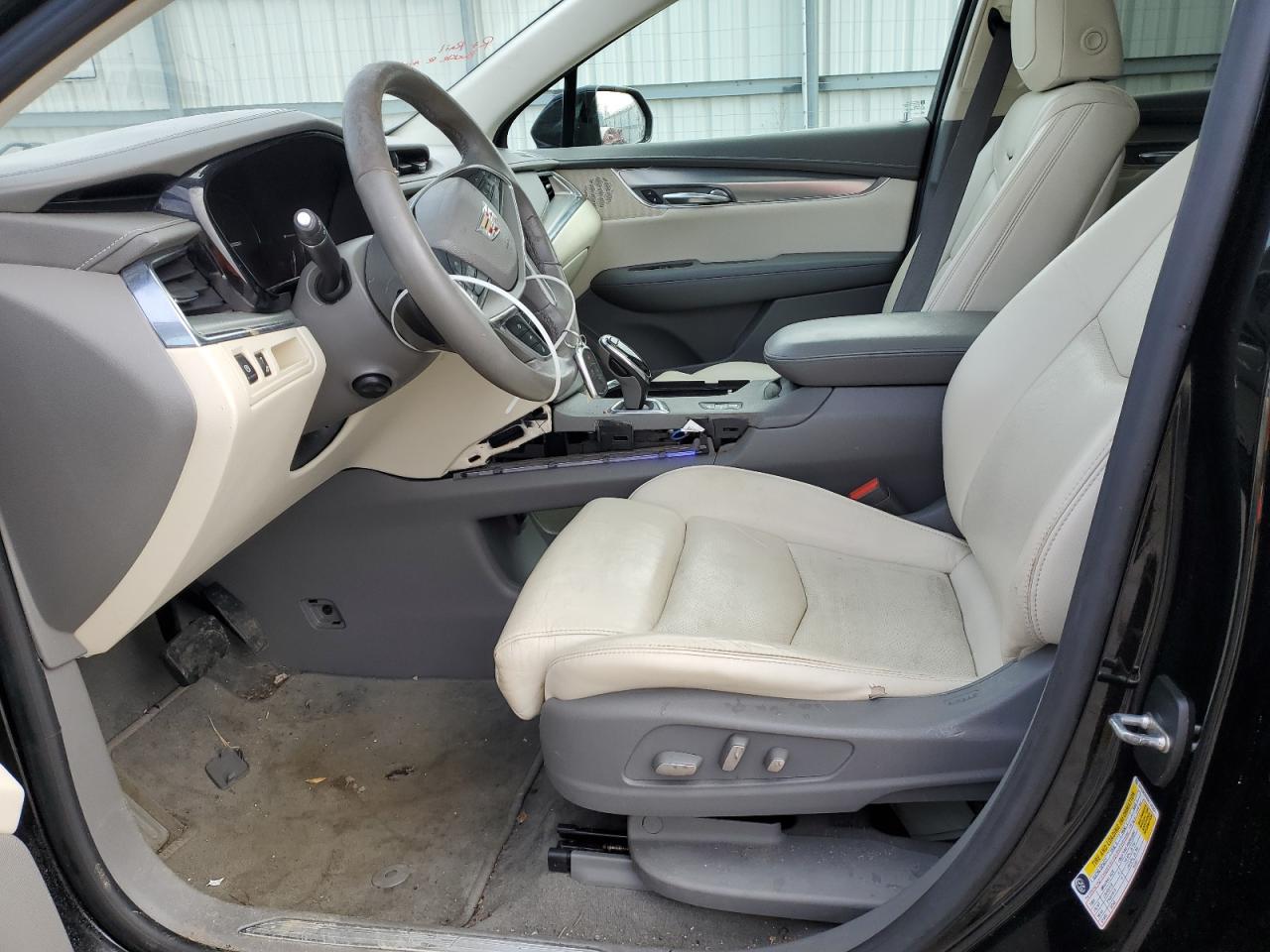2017 Cadillac XT5 - Image 7