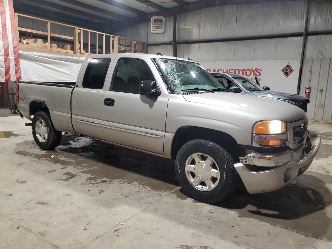 2004 GMC Sierra - Image 4