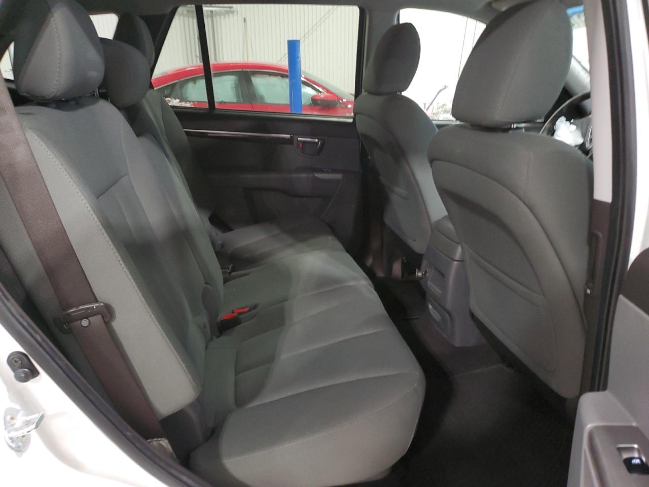 2012 Hyundai Santa Fe - Image 12