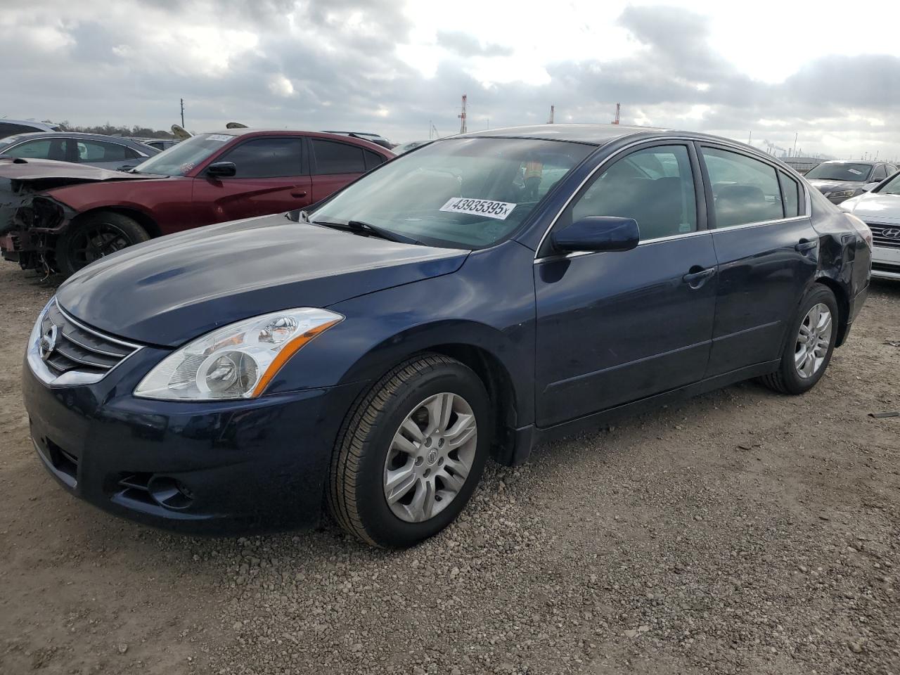 2010 Nissan Altima - Image 1