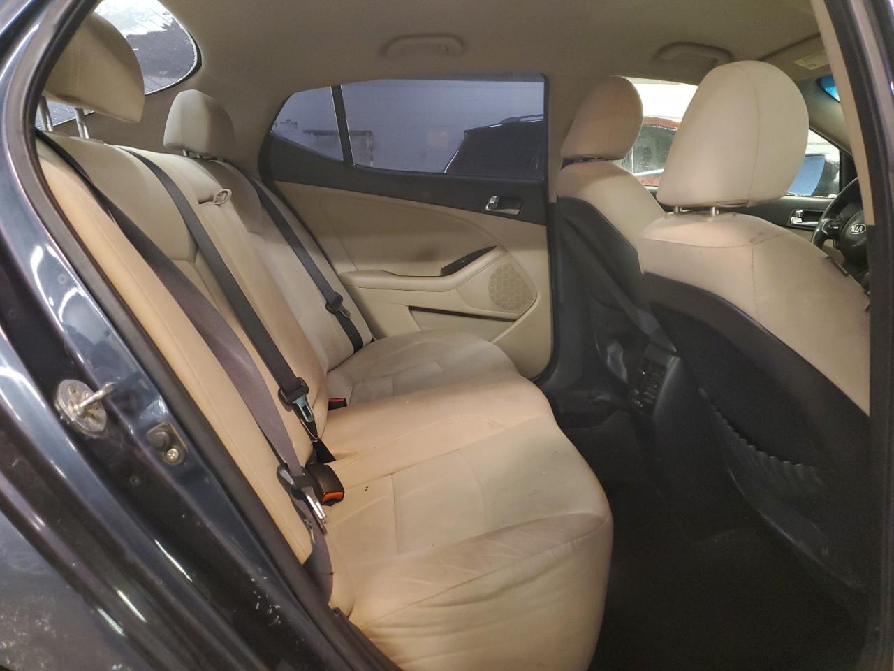 2014 Kia Optima - Image 12