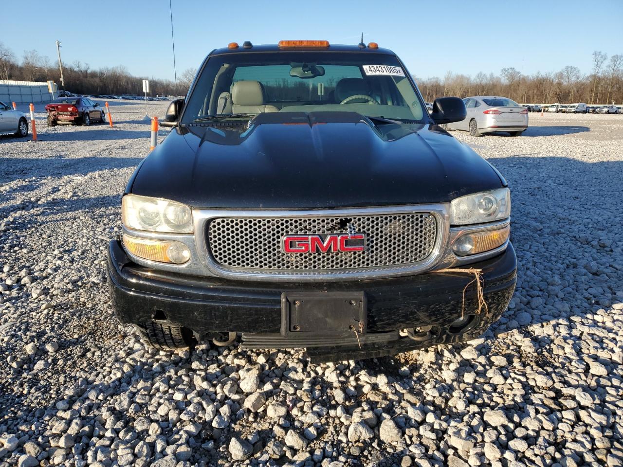 2004 GMC Sierra - Image 5
