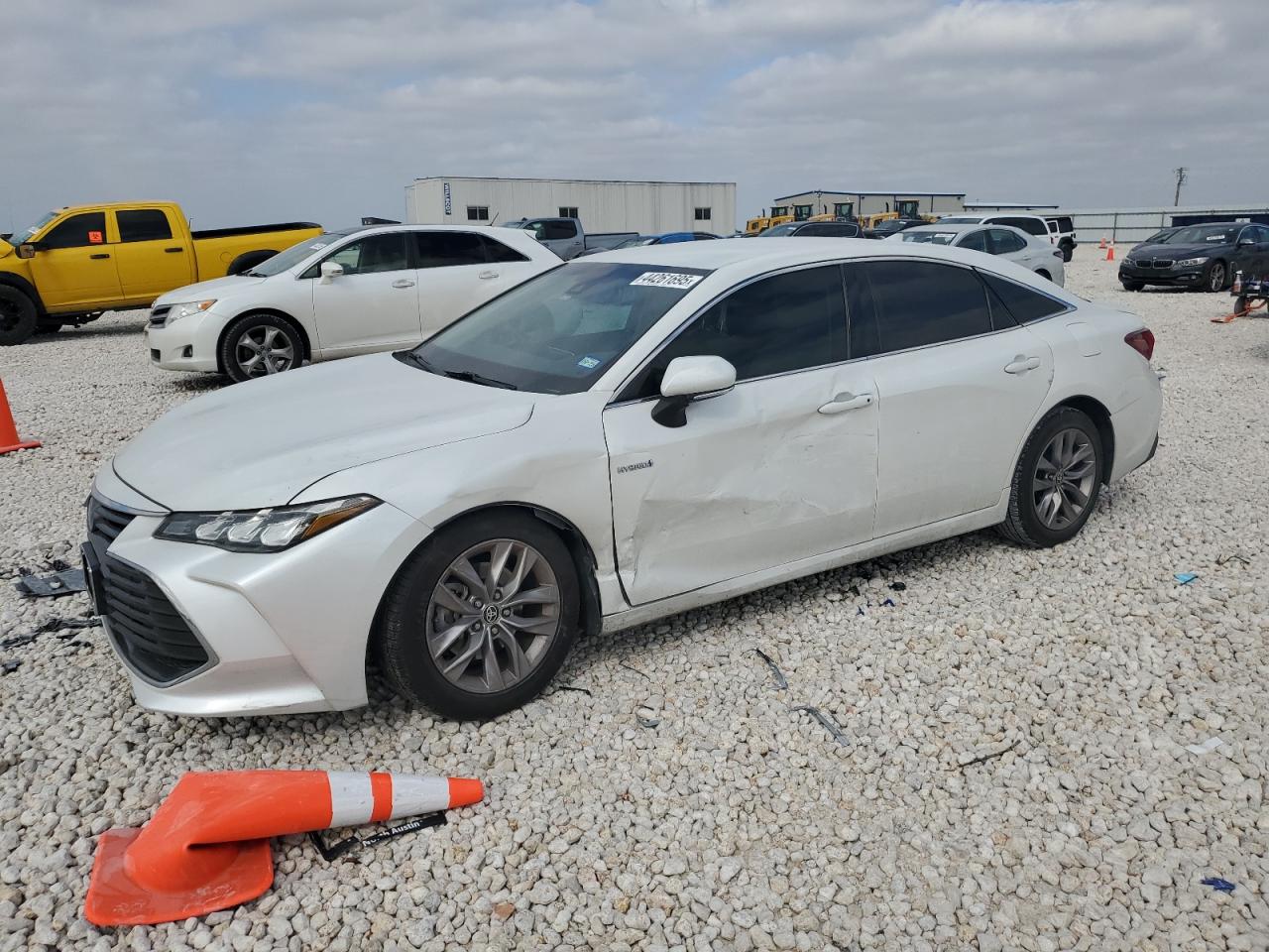 2020 Toyota Avalon - Image 1