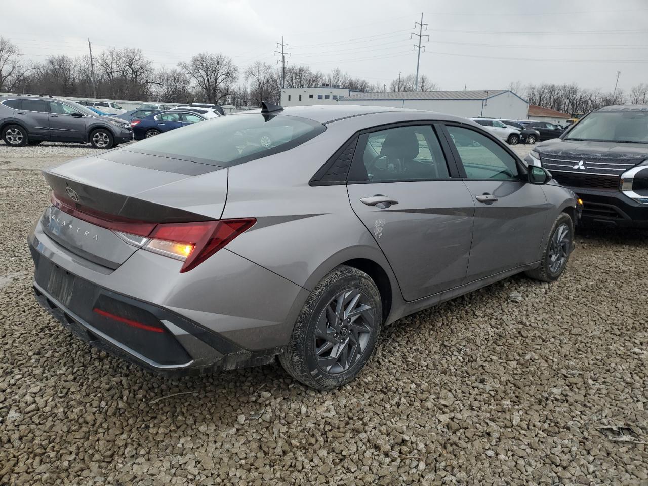 2024 Hyundai Elantra - Image 3