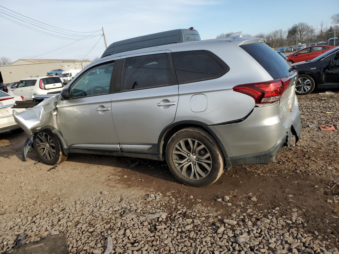 2018 Mitsubishi Outlander - Image 2