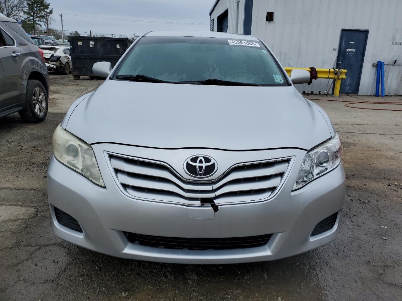 2010 Toyota Camry - Image 5