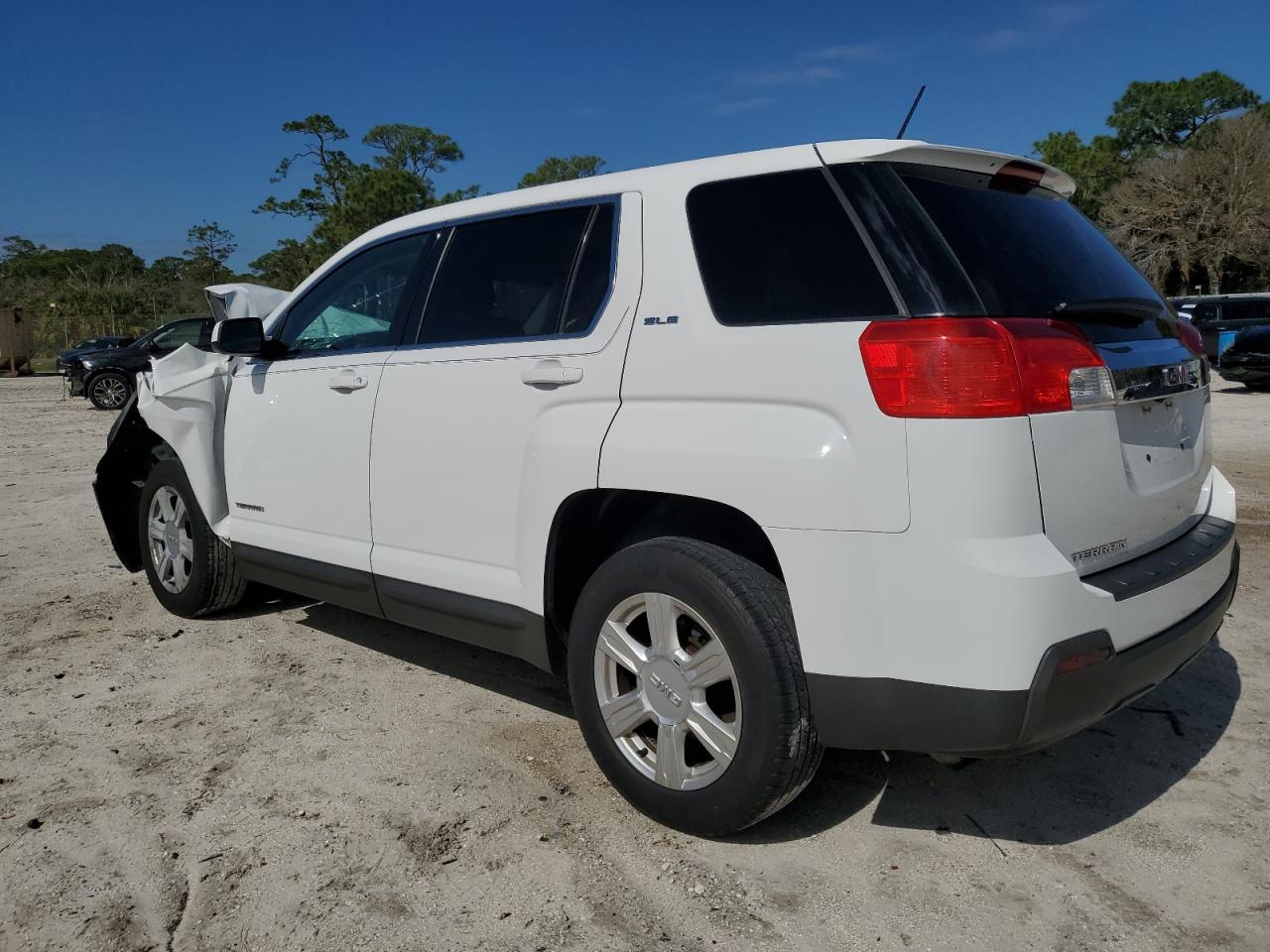 2015 GMC Terrain - Image 2