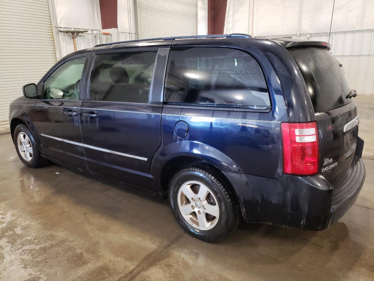 2010 Dodge Caravan - Image 2