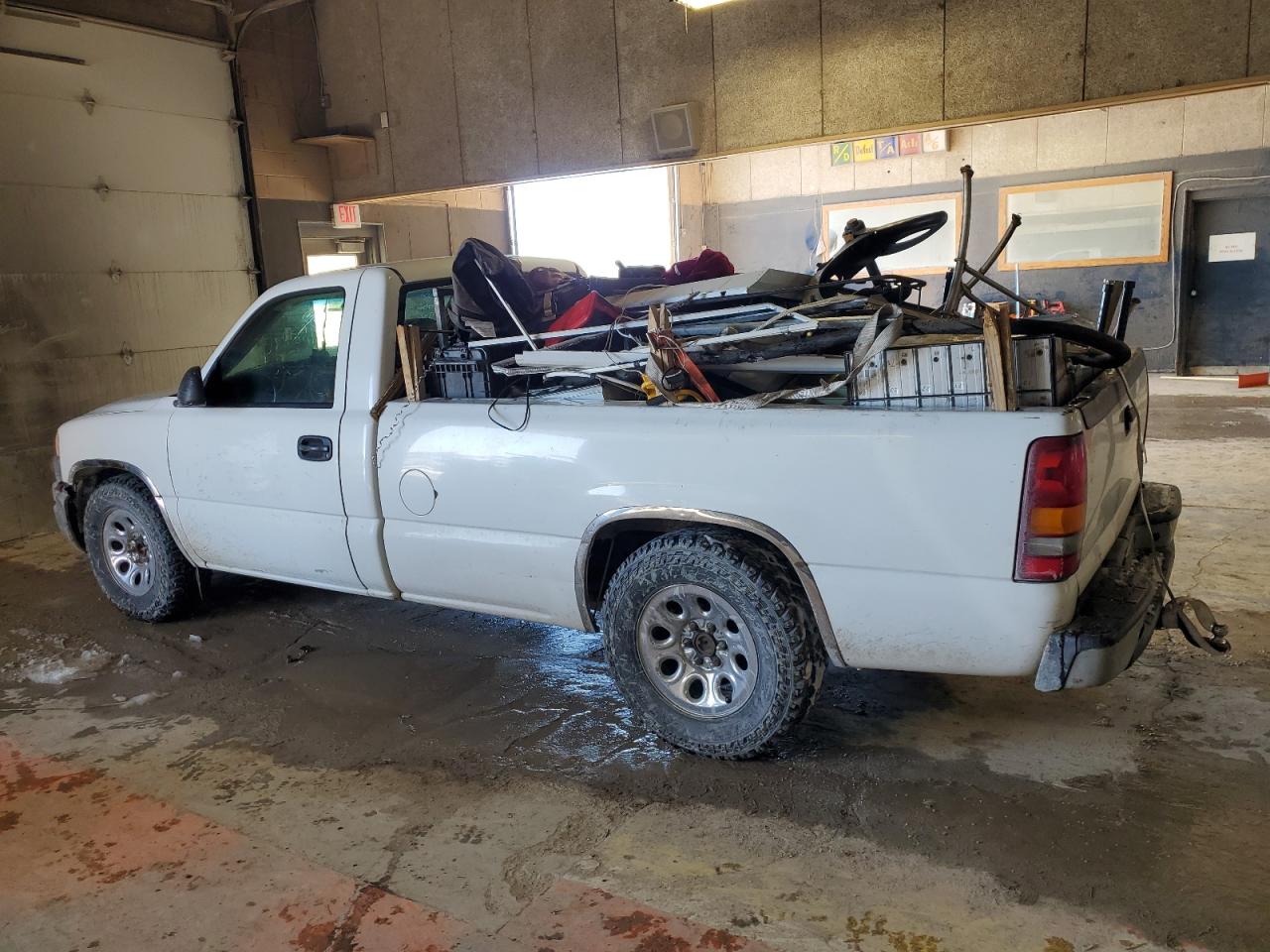 2006 GMC Sierra - Image 2