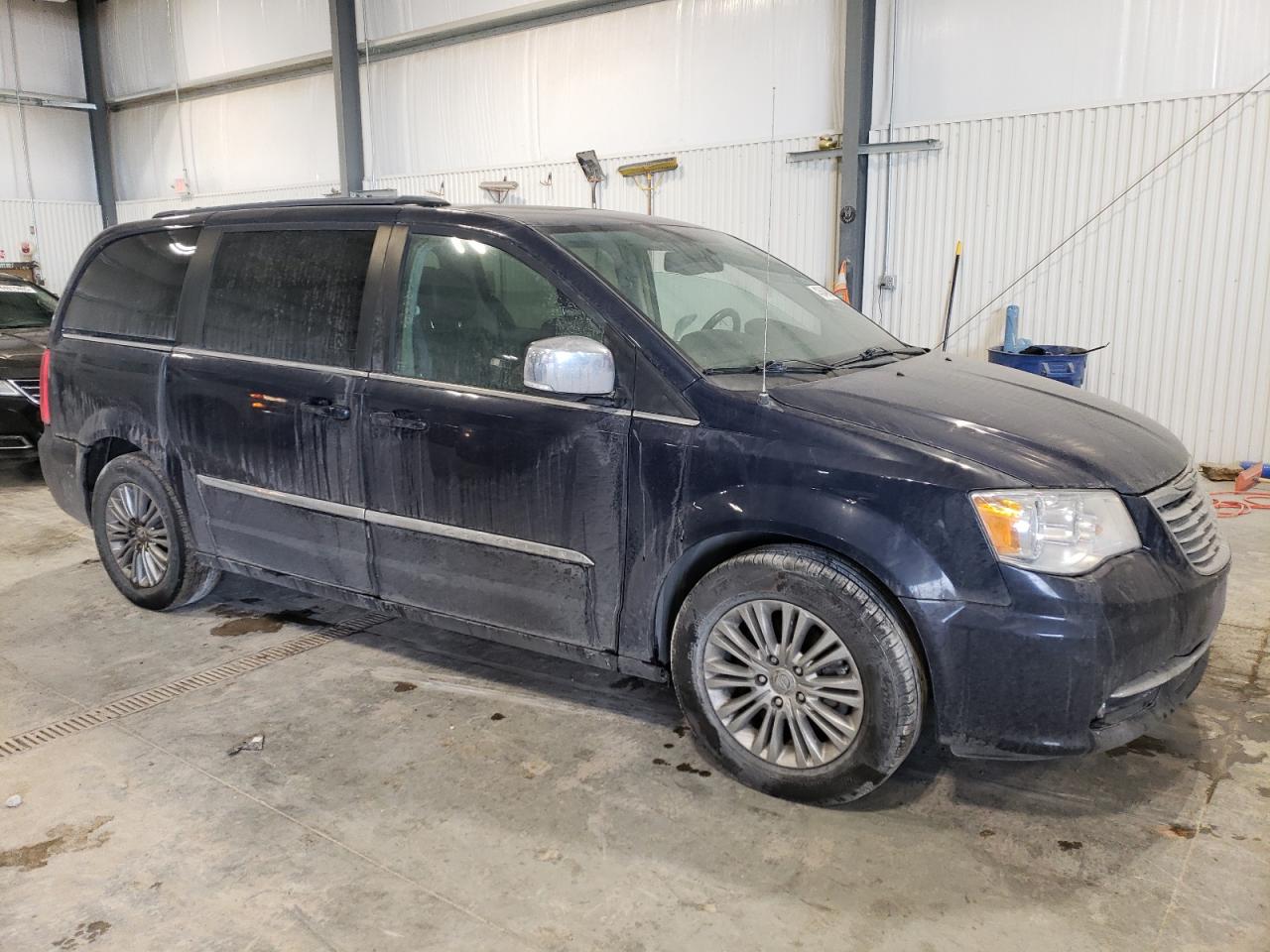 2016 Chrysler Town & Country - Image 4
