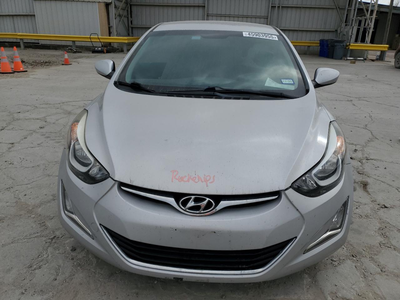 2016 Hyundai Elantra - Image 5