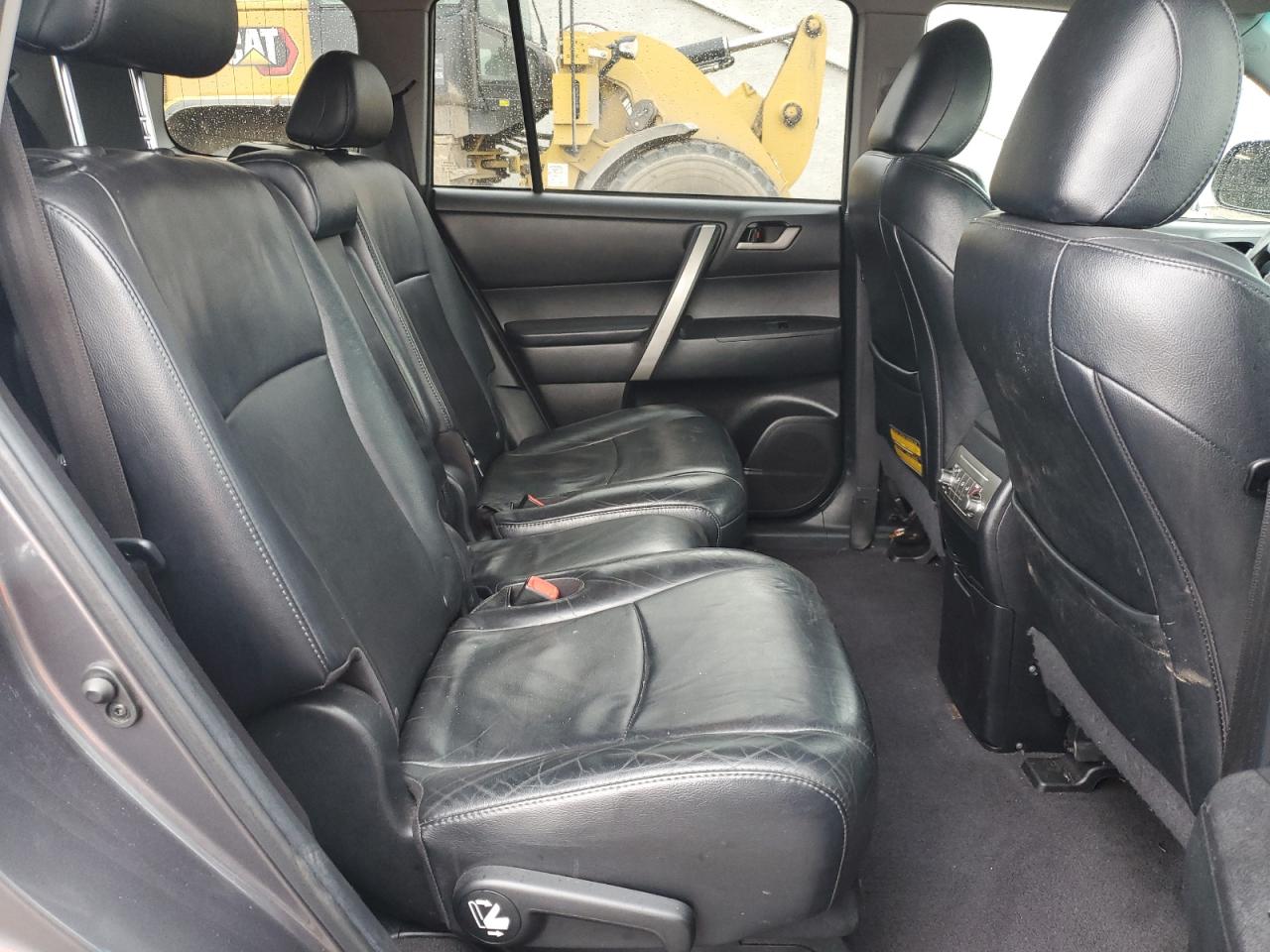 2011 Toyota Highlander - Image 11